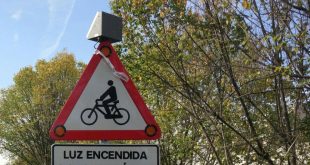 señales de tráfico inteligentes para proteger a los ciclistas