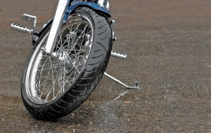 Frank Worthley Horror Repetido Cinco claves que te indican que debes cambiar los neumáticos de la moto