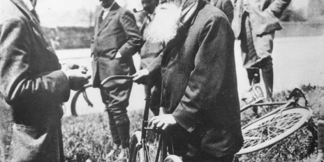 Dunlop fue el primer neumático de la historia