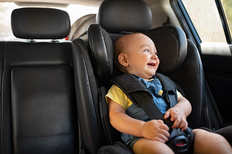 La guía definitiva de seguridad en el coche para niños de 3 a 12 años