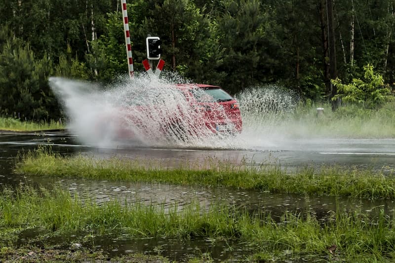 Los mejores neumáticos para evitar el aquaplaning