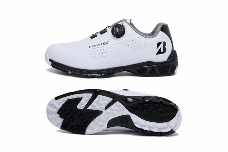 Zapatillas Bridgestione para jugar al golf