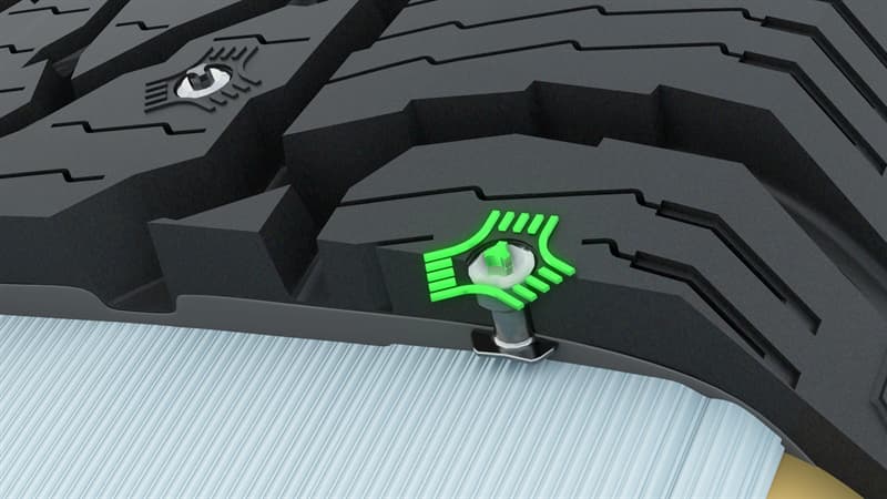 Los clavos gemelos nokian tyres de invierno
