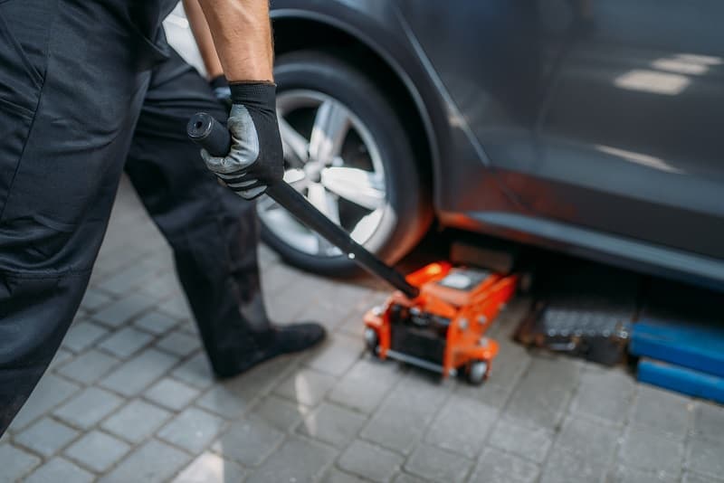 Cómo y cuándo rotar los neumáticos de tu coche