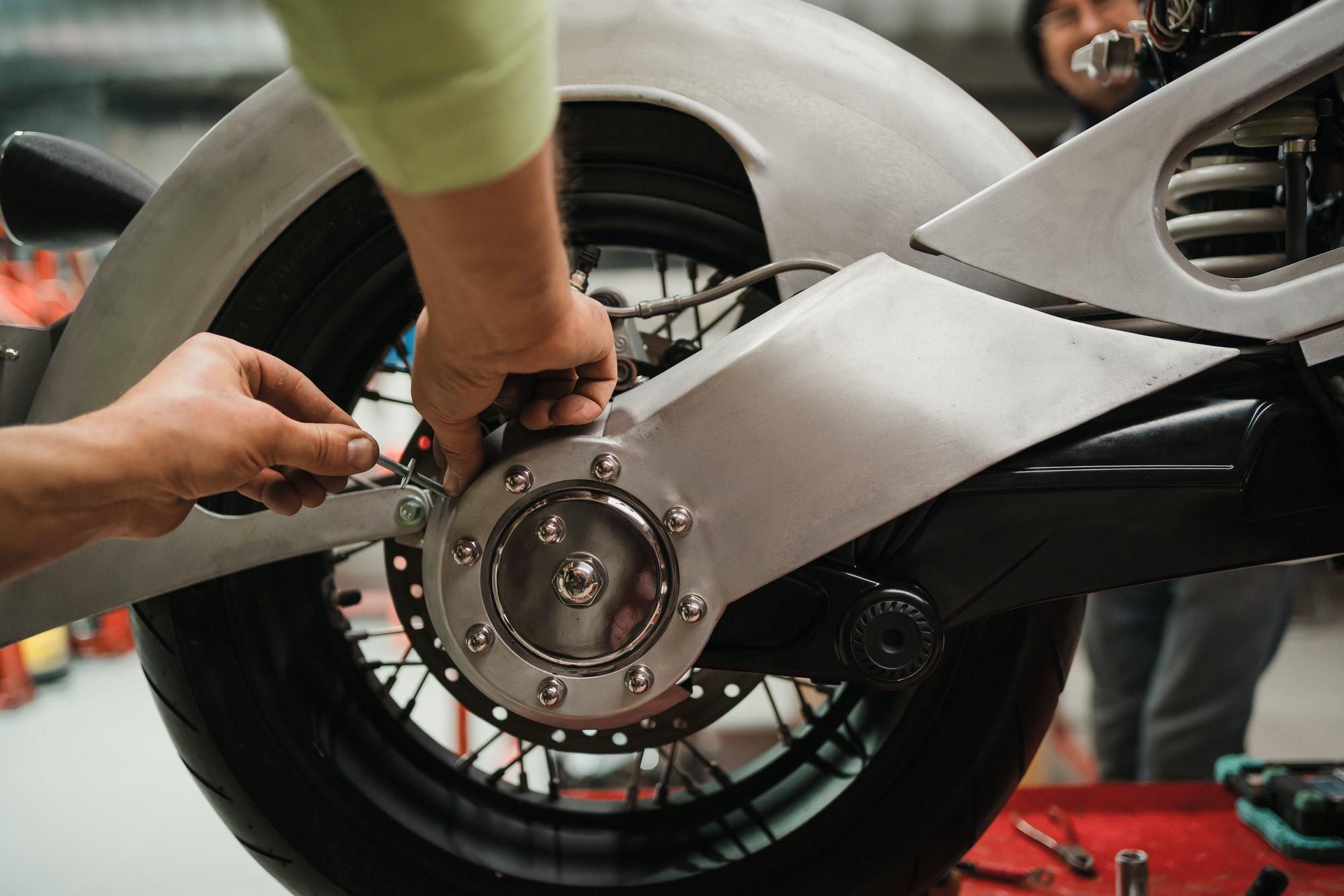 La presión correcta de los neumáticos moto