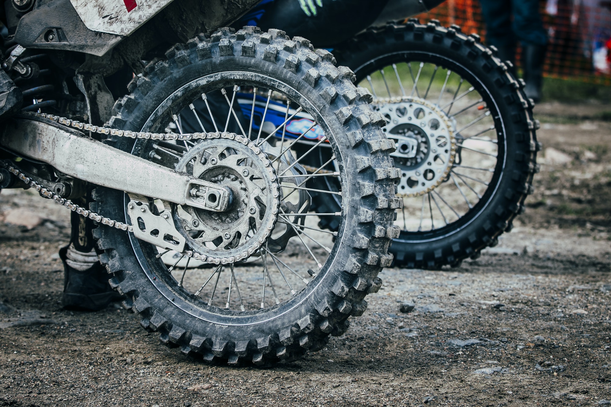Elige el tipo correcto de neumático para tu moto