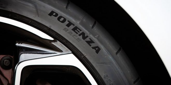 Bridgestone lanza Potenza Race