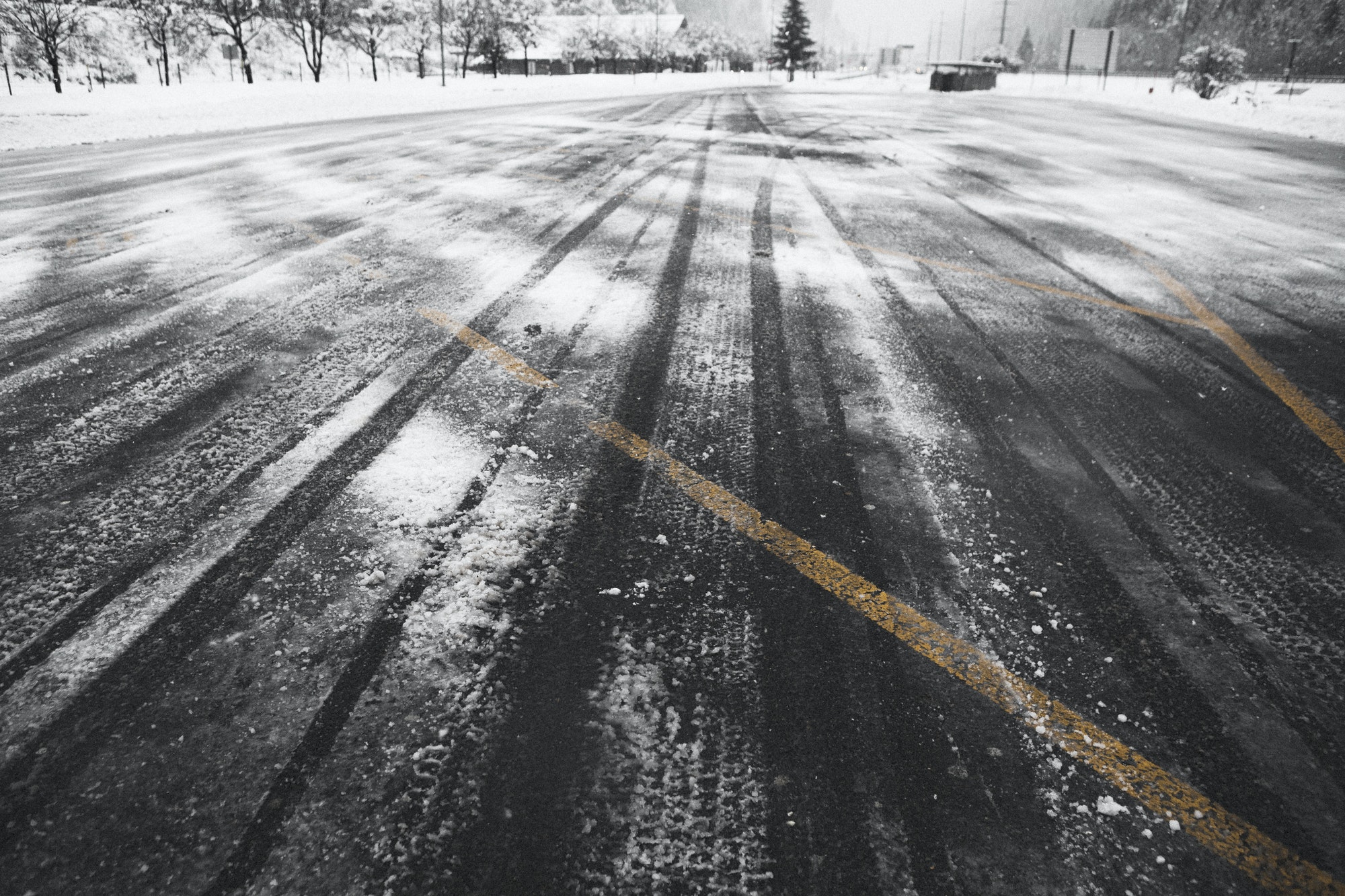 Huellas de Neumáticos de invierno en verano