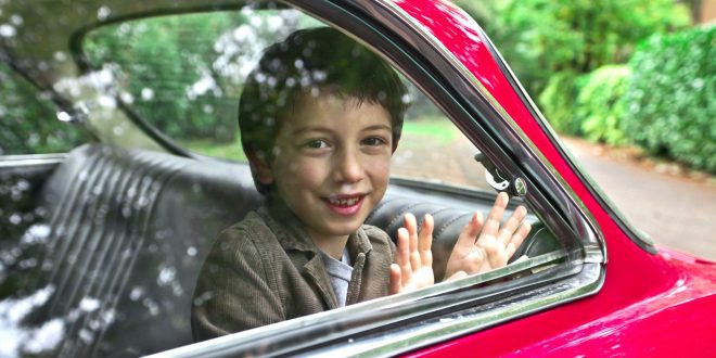 Niño muere coche