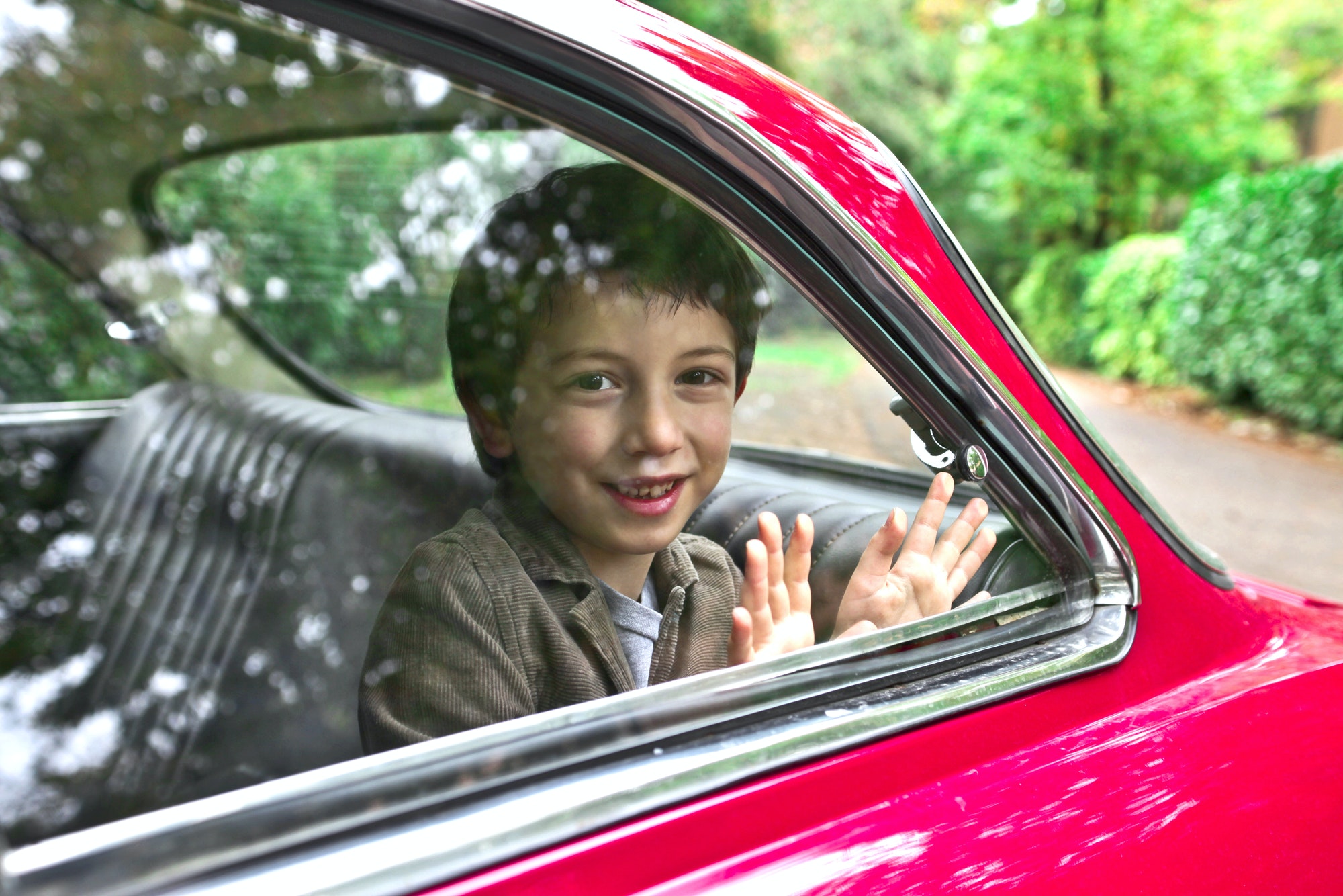 Niño muere coche