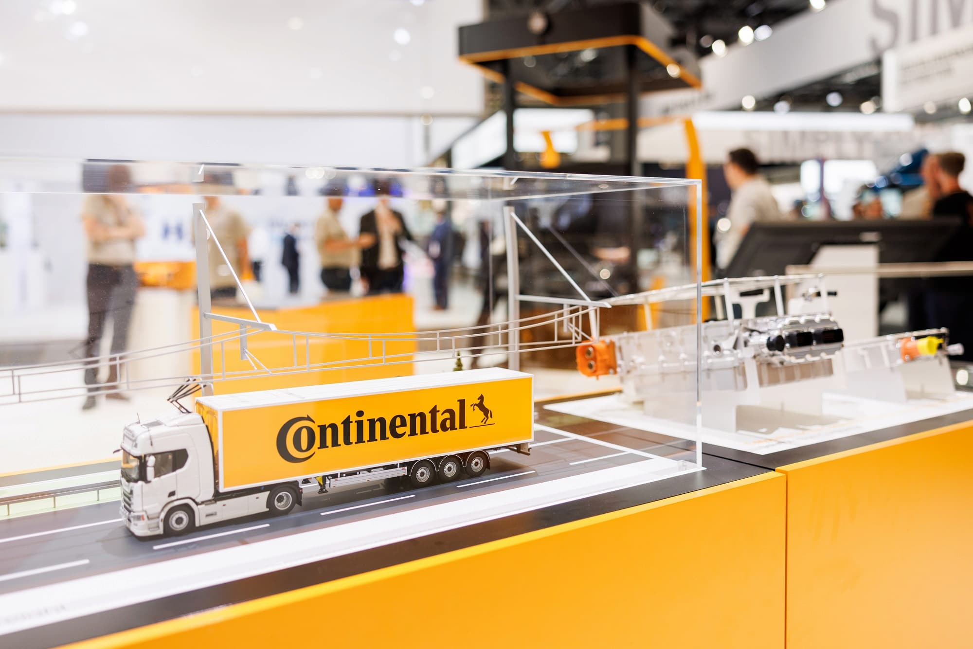 Continental presenta tres neumáticos para el transporte sostenible de mercancías