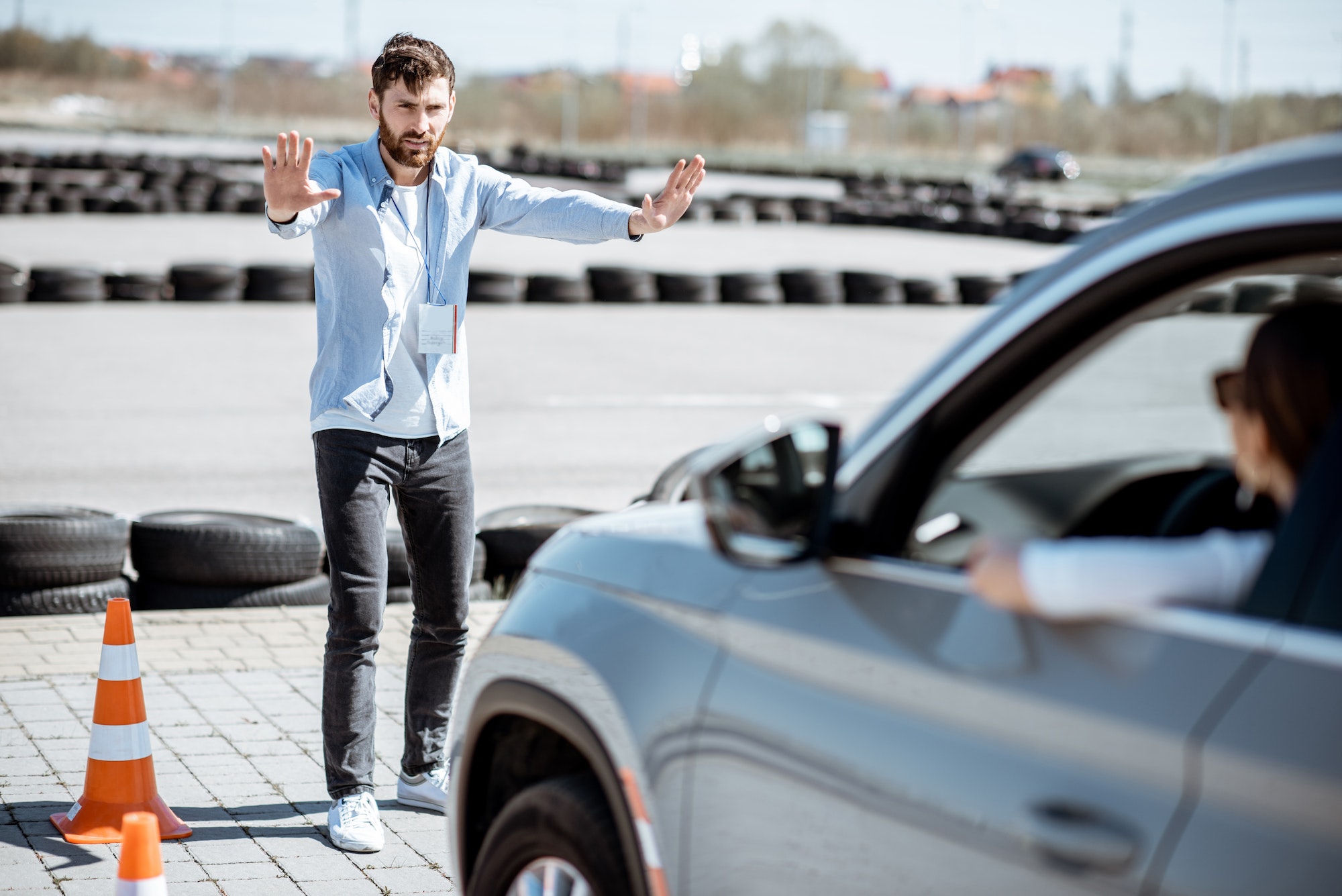 Si tienes uno de estos coches, mucho cuidado: ¡frenan solos!