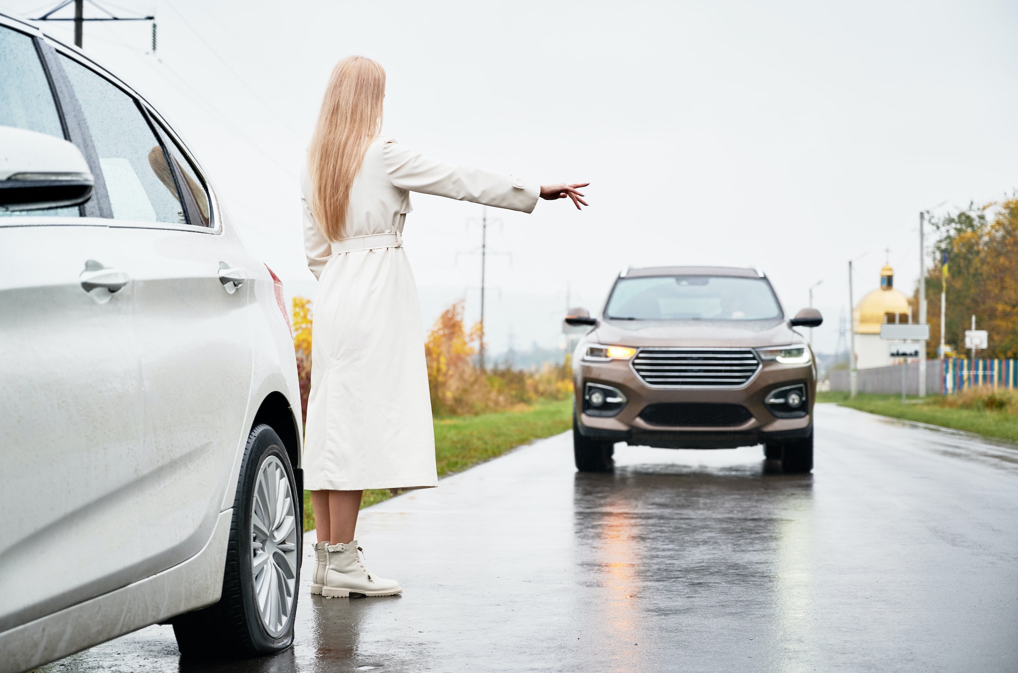 Ecologistas pinchan las ruedas a 600 SUV en una sola noche en 9 países