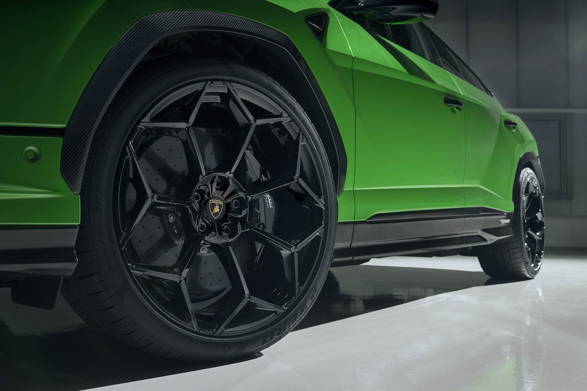 El Pirelli P Zero Trofeo R bate récords con el Lamborghini Urus Performante