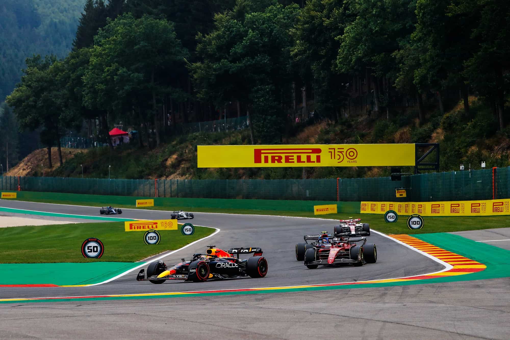 Verstappen se ofrece a Pirelli