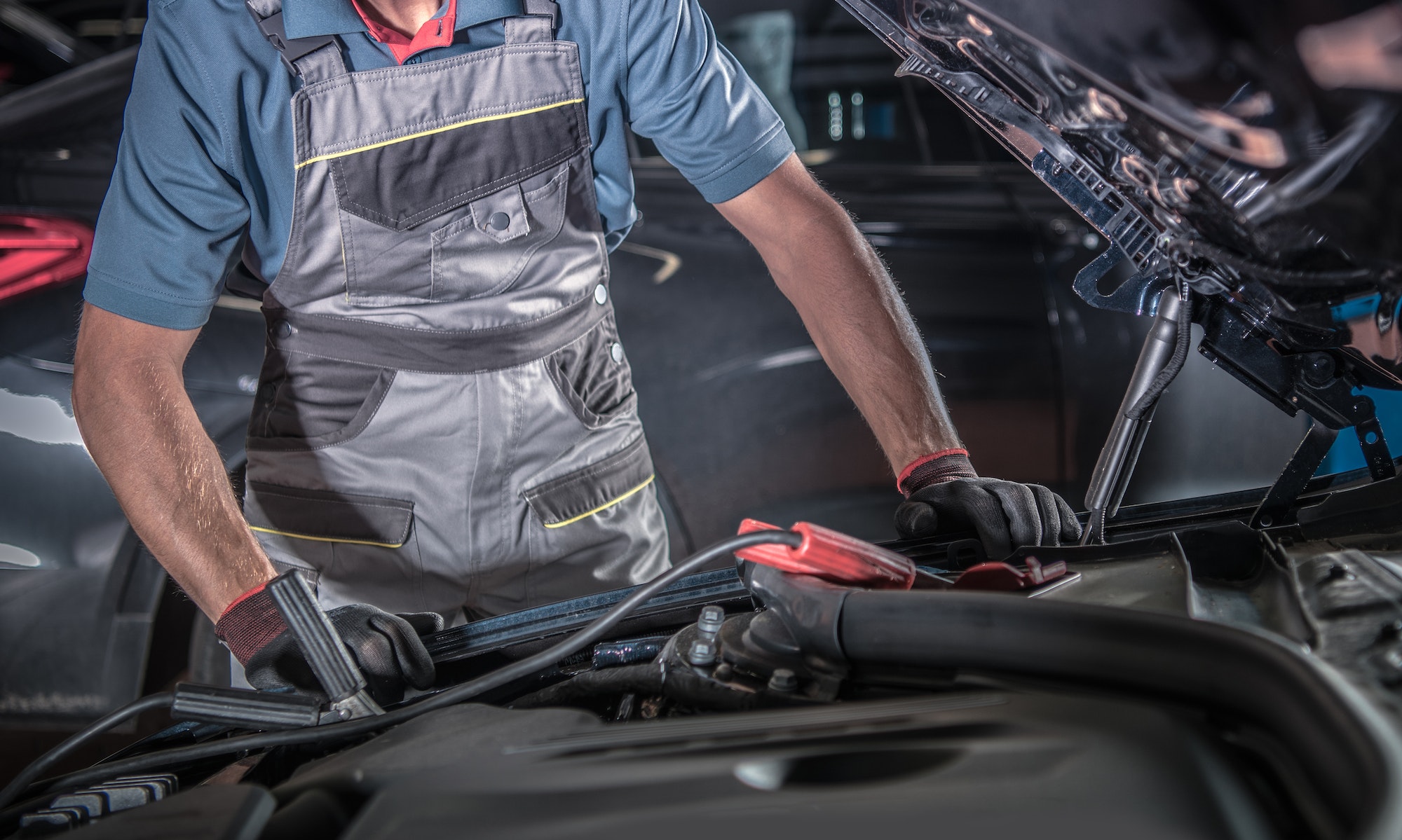 Aprende como arrancar un coche con pinzas