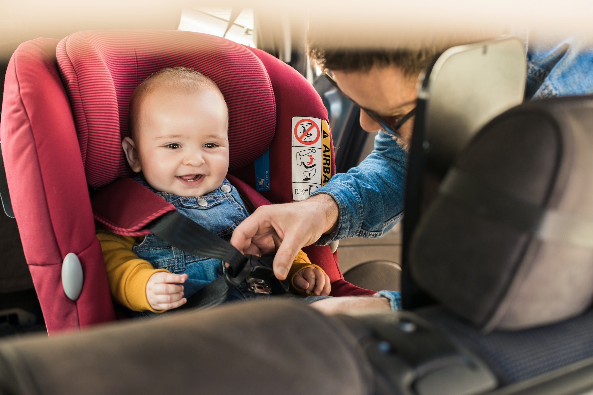 Sillas de coche sin Isofix - Descubre sus ventajas y despeja tus dudas