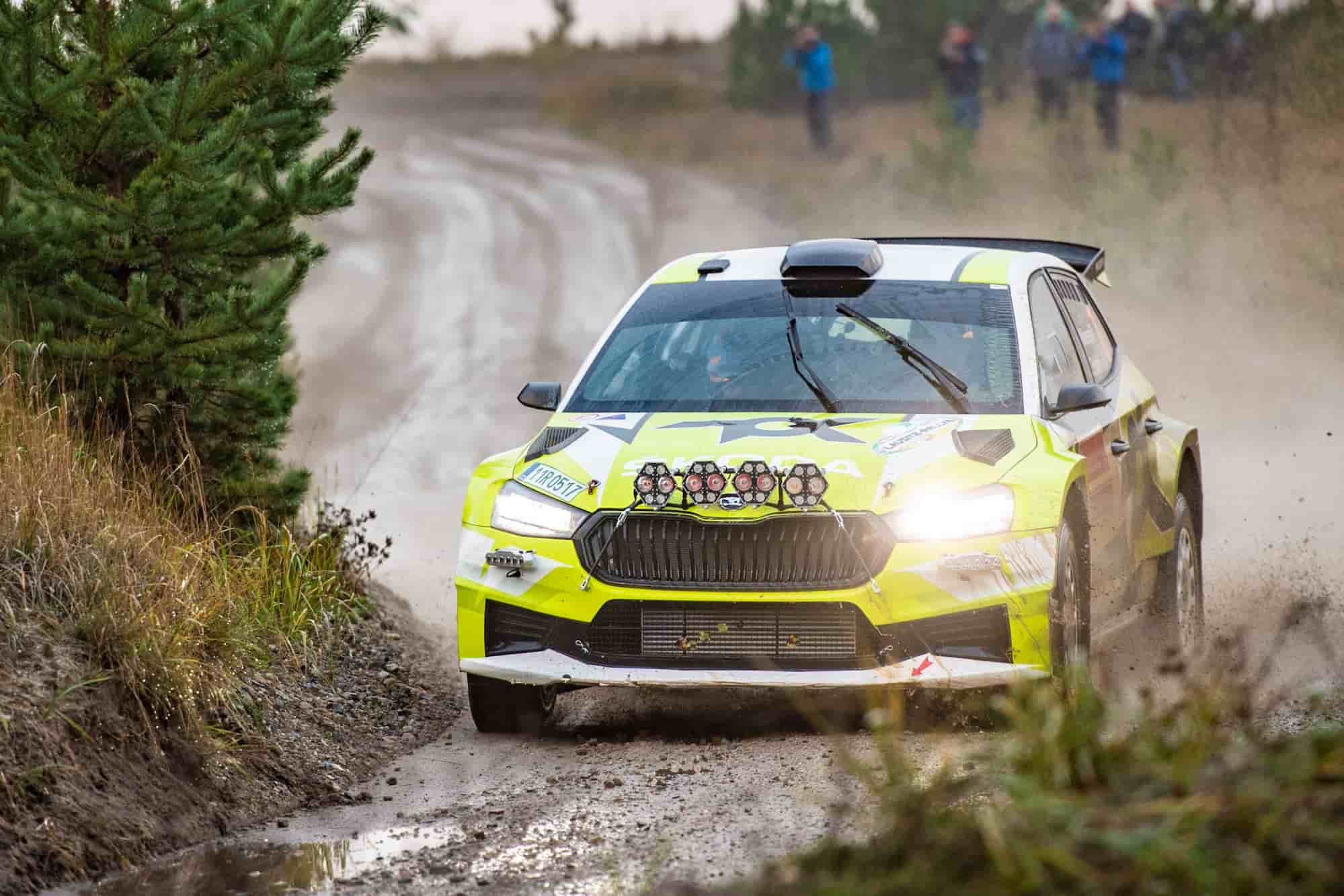 Neumáticos de competición para rally