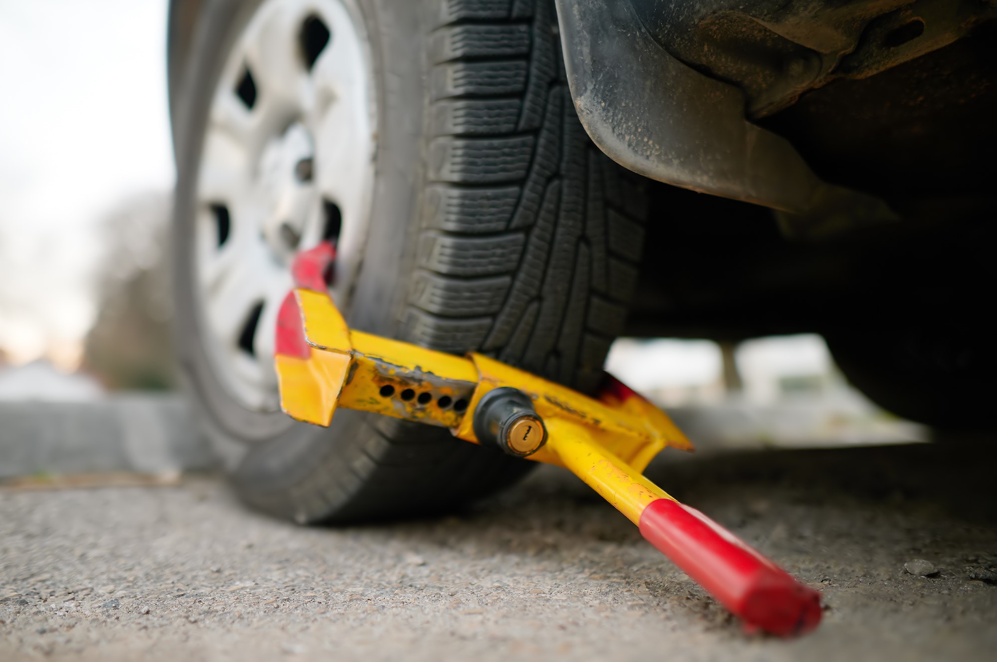 Consejos y sistemas para que no te roben en el coche