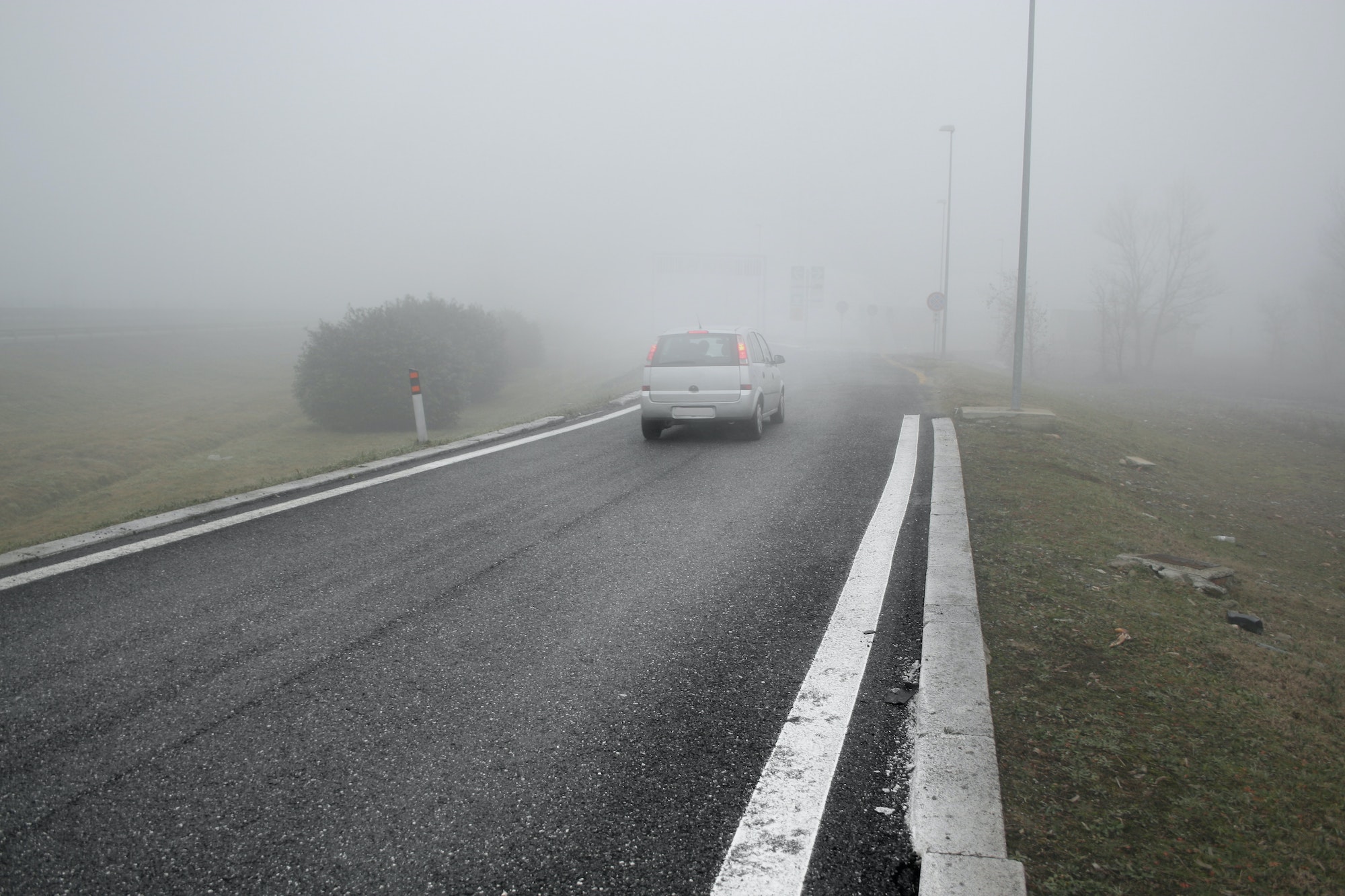 Conducir con niebla de forma segura