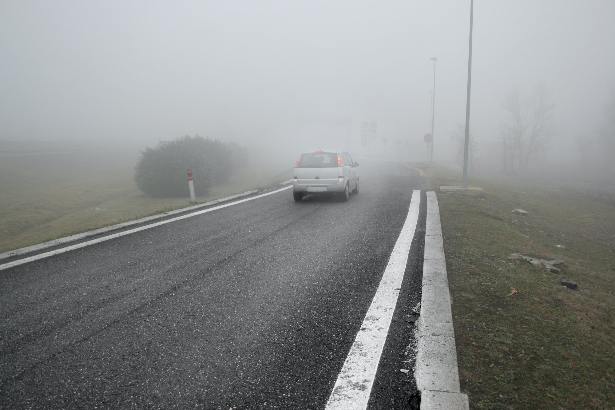 Conducir con niebla de forma segura