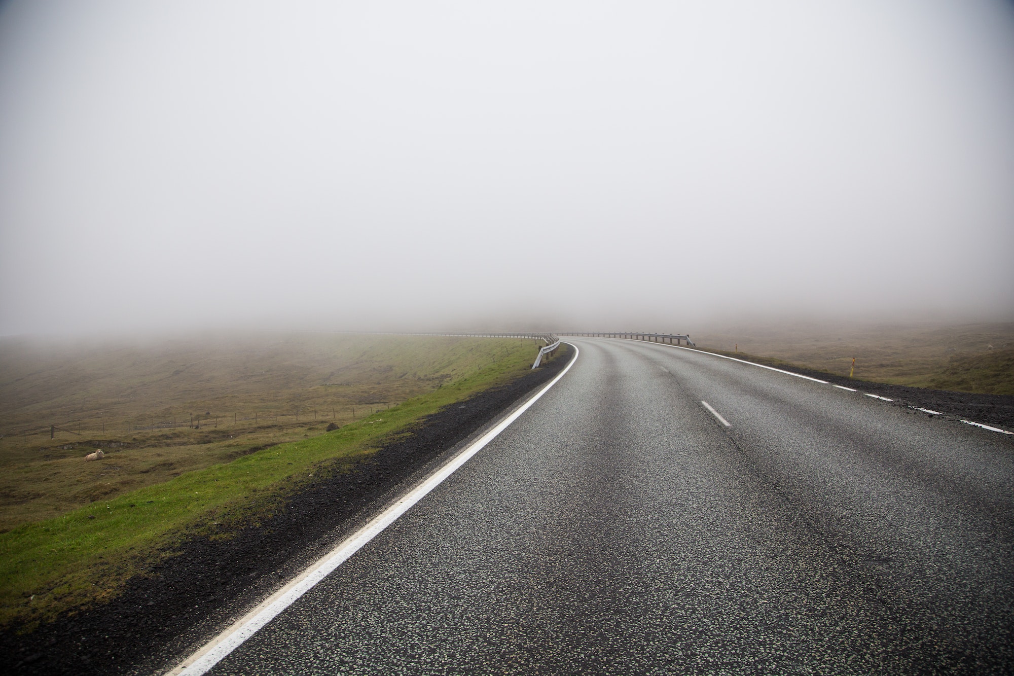 Conducir con niebla de forma segura