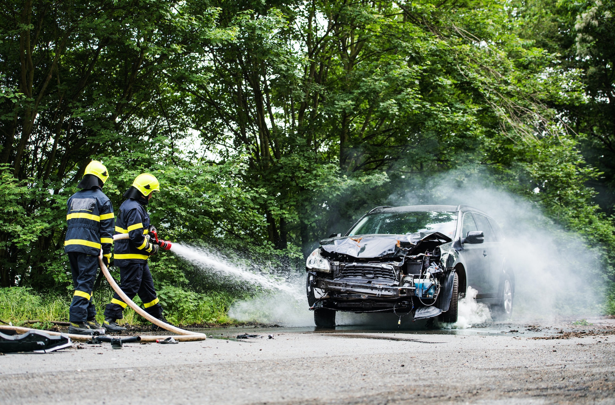 Fuego en el coche: qué hacer si el vehículo se incendia