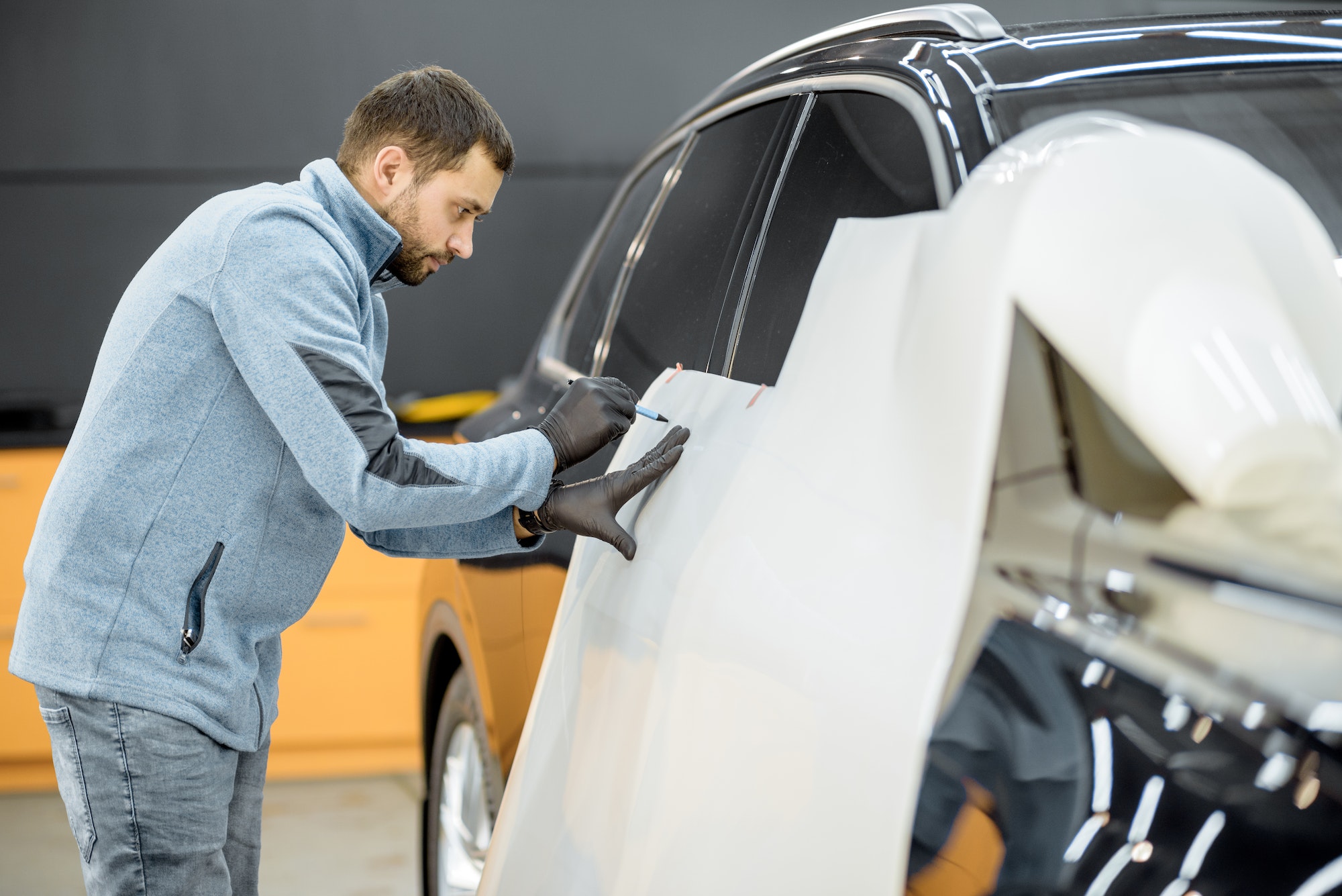 Se pueden usar pegatinas para personalizar el coche?