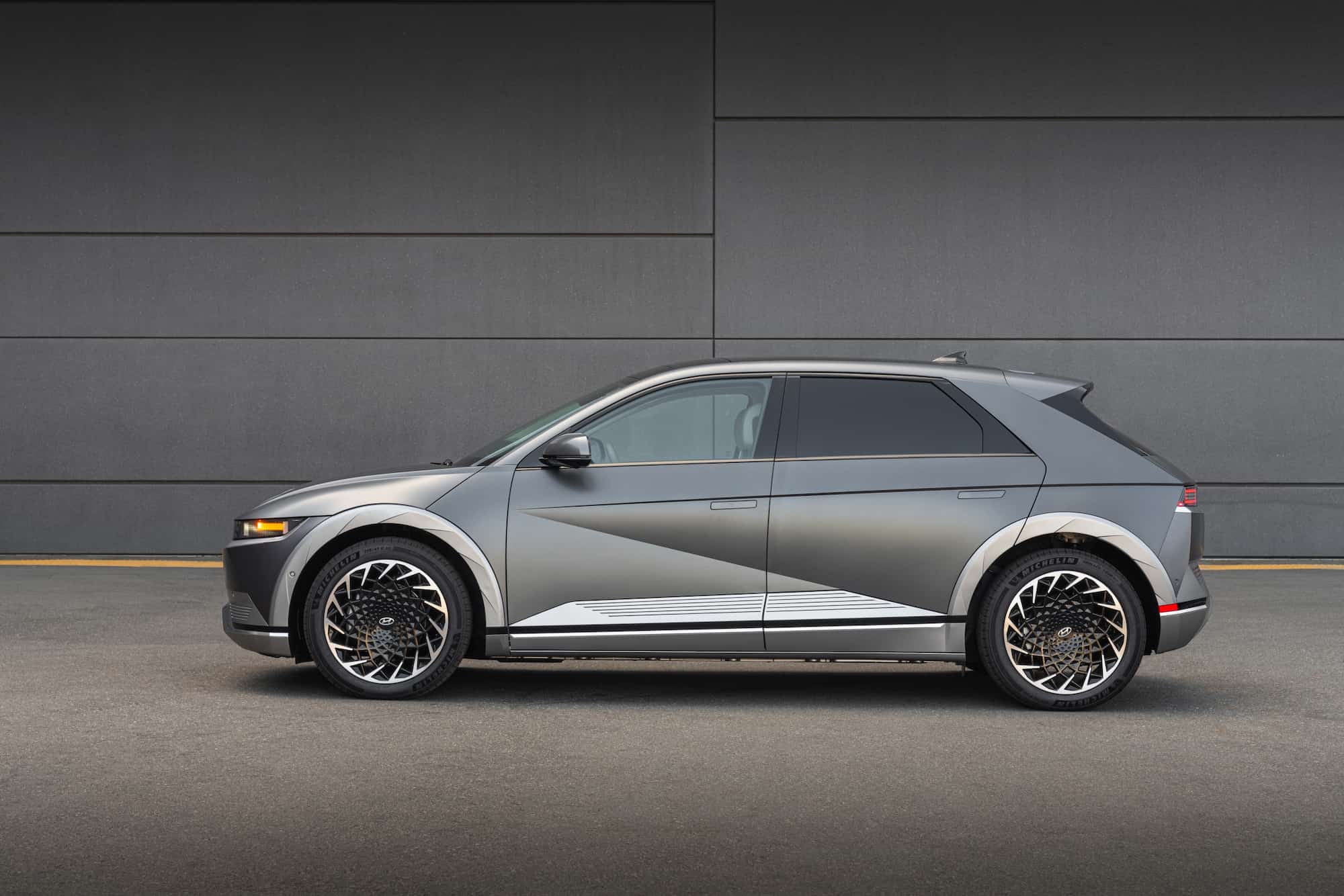 Con este Hyundai podrás aparcar más fácil, con ruedas que giran 90 grados
