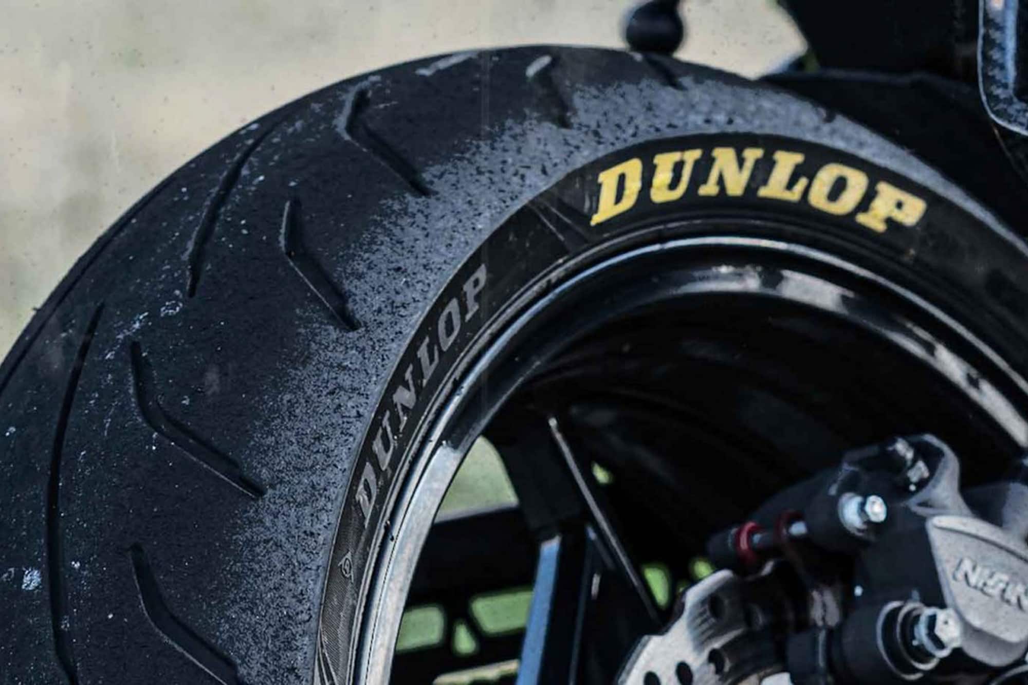 Dunlop Roadsmart IV elegido neumático del año 2022 por la revista NMR