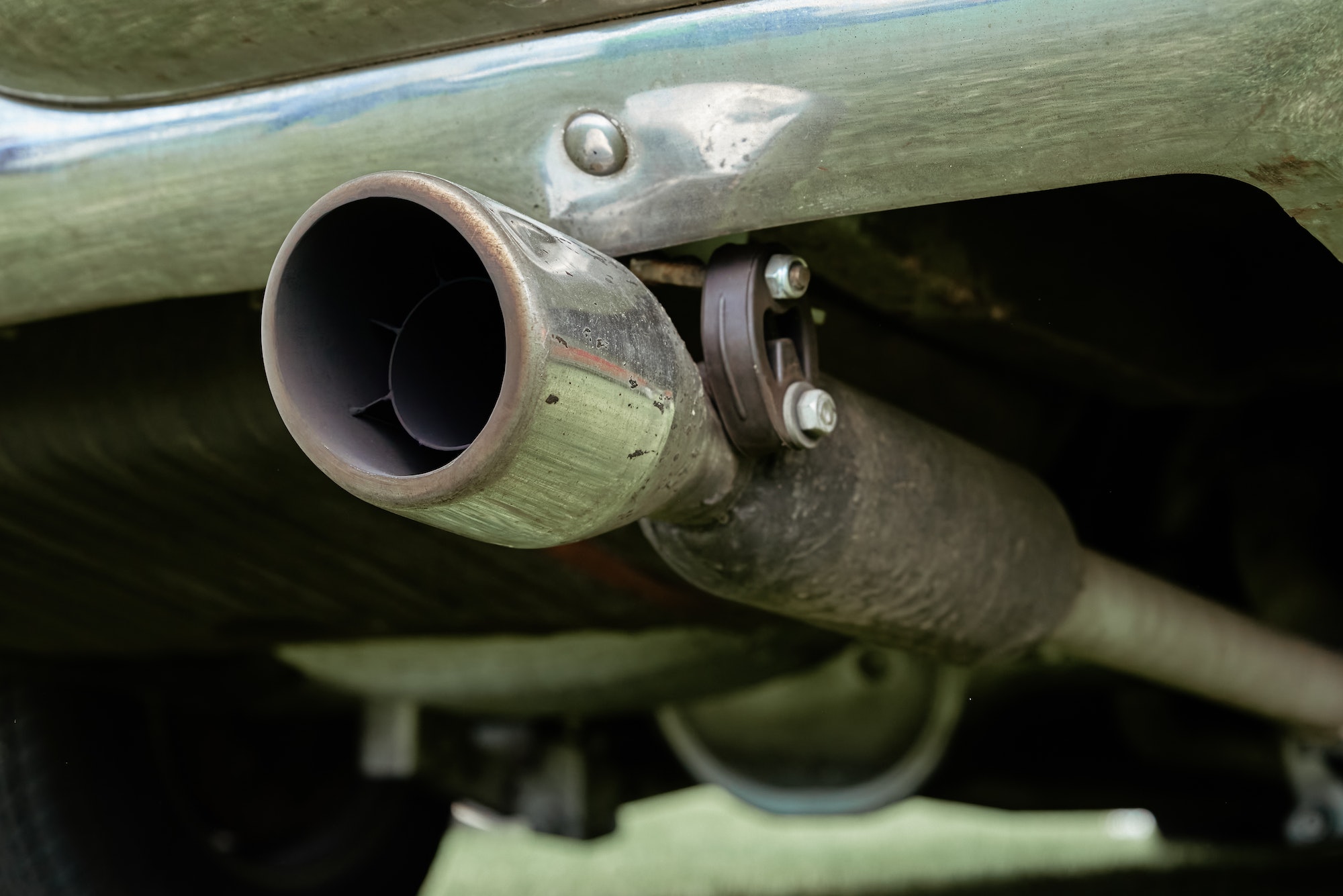 Olor a gasolina dentro del coche