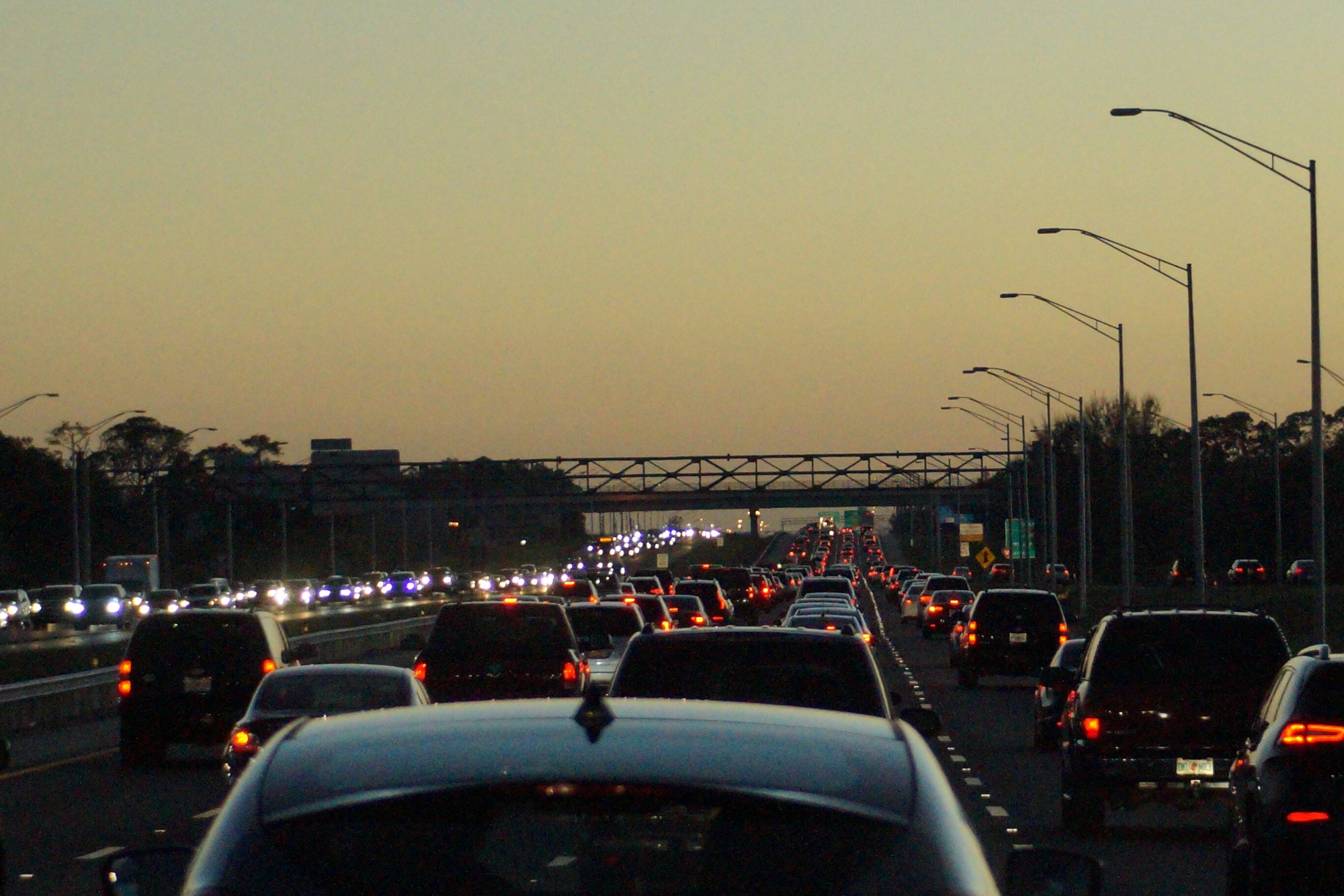 El tráfico nos vuelve estúpidos, lo dice la ciencia