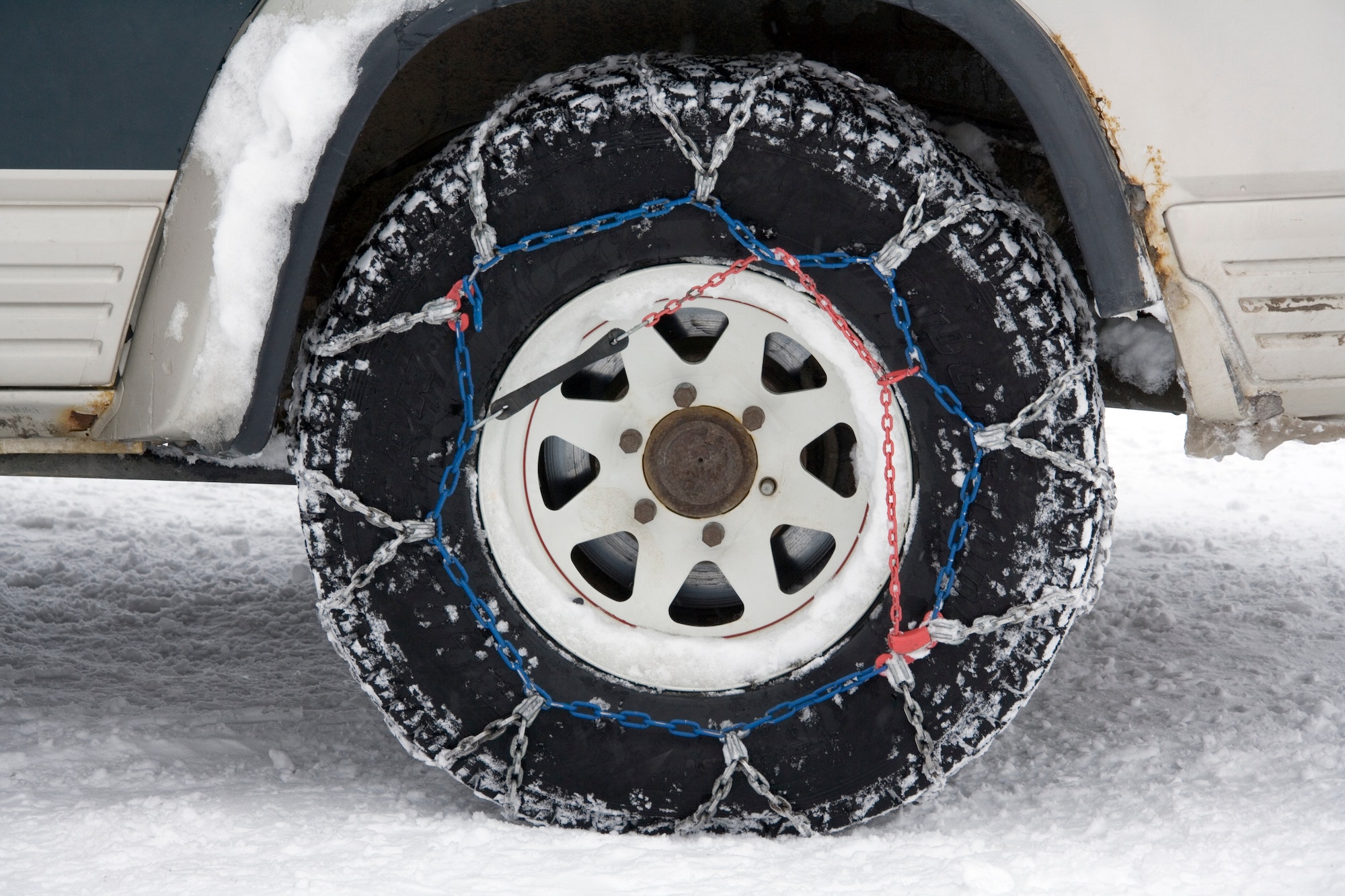 Cadenas de nieve, presta atención a estos detalles antes de salir