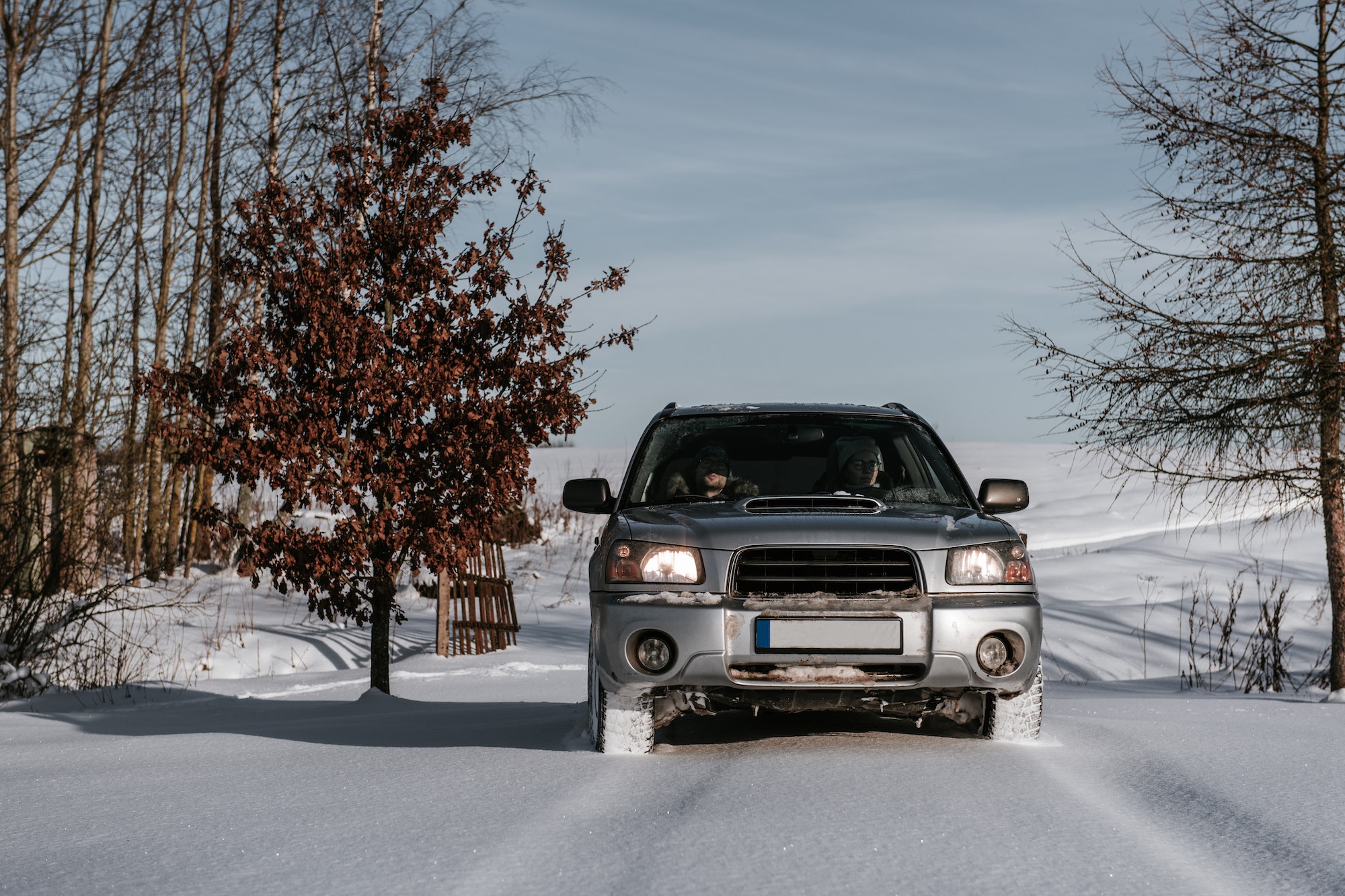 Seguridad vial en la nieve, aquí el decálogo para evitar accidentes cuando viajas