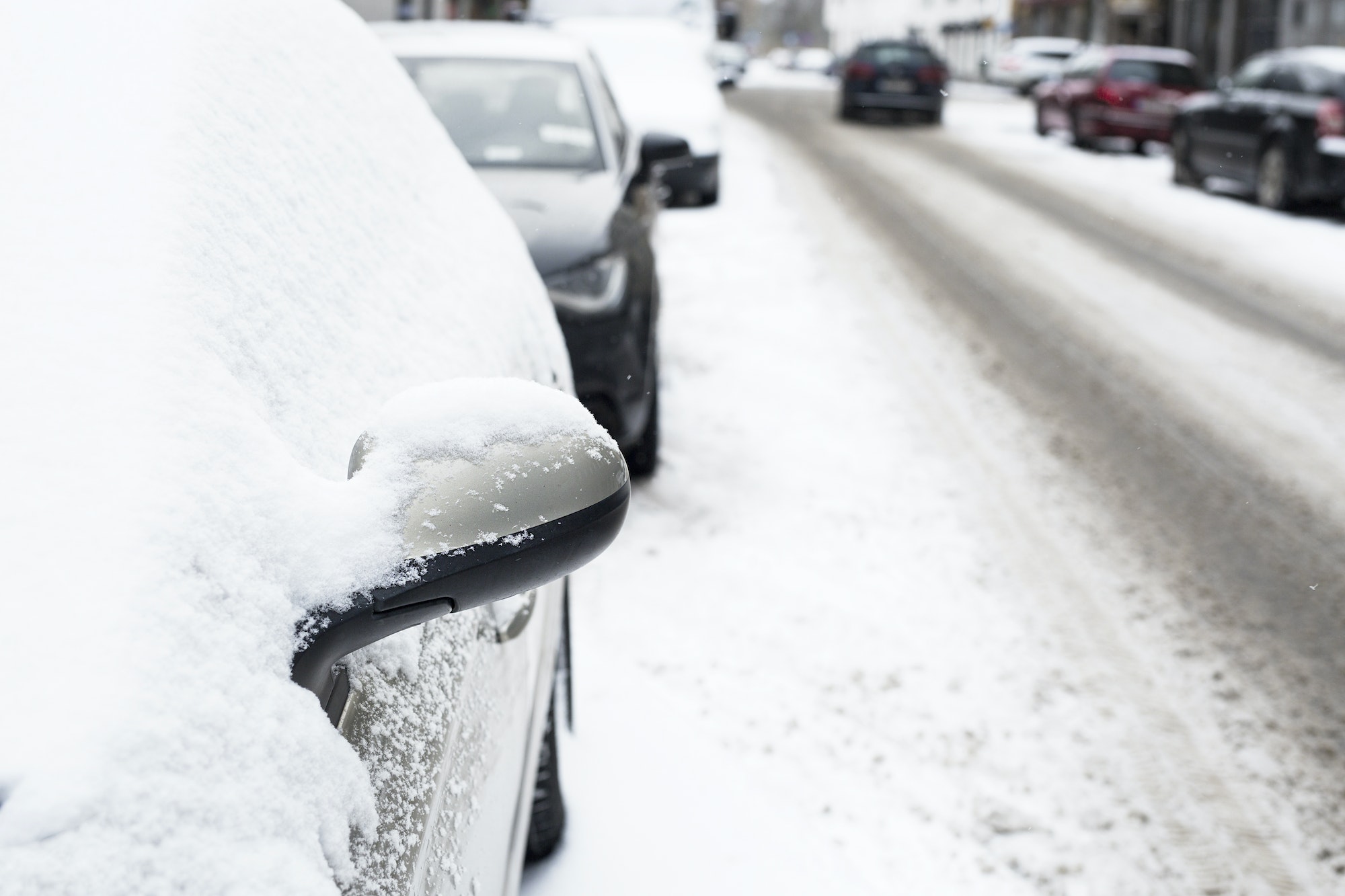 Seguridad vial en la nieve, aquí el decálogo para evitar accidentes cuando viajas