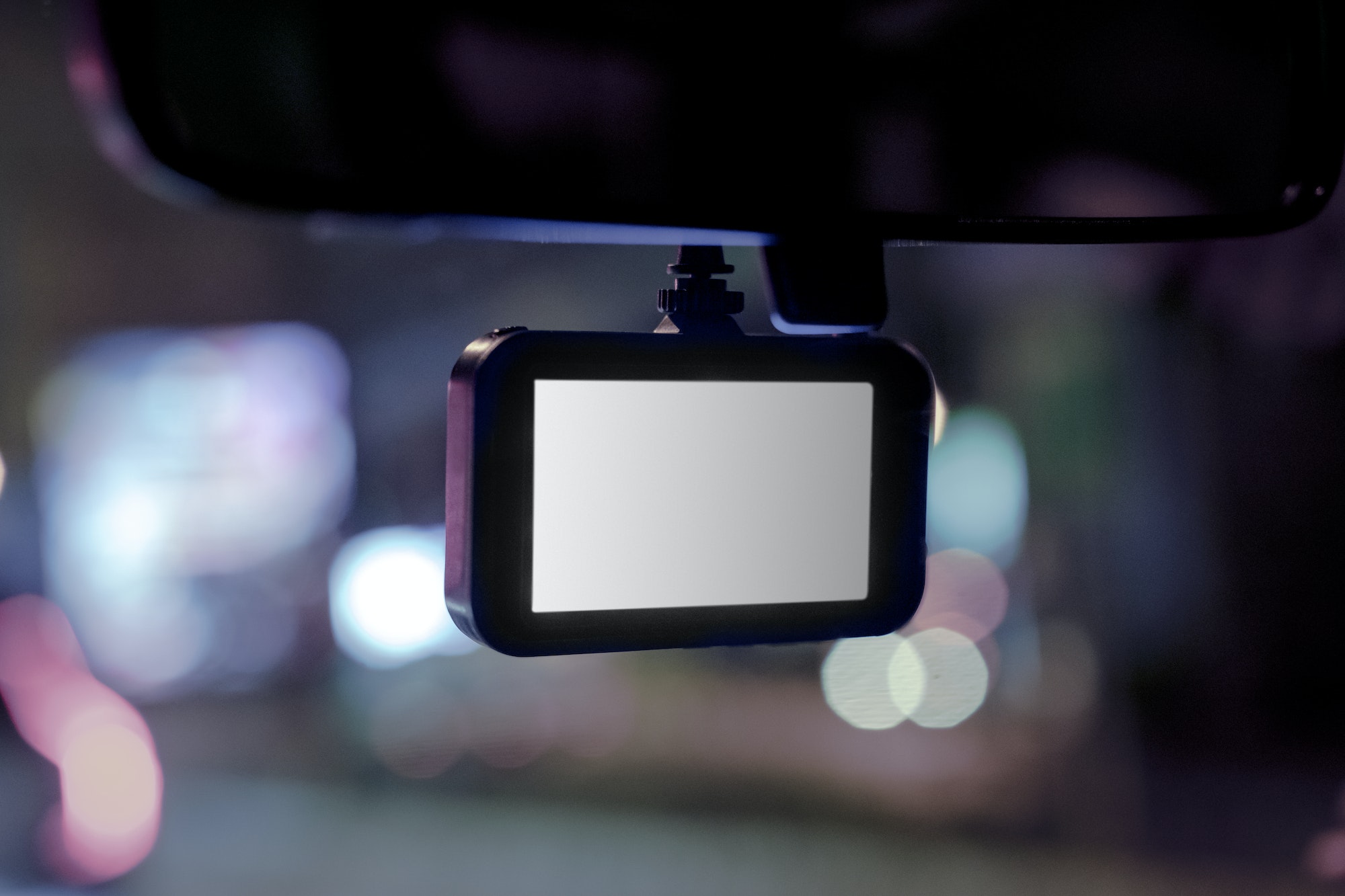 https://www.muchoneumatico.com/blog/wp-content/uploads/2023/02/rear-view-camera-screen-in-a-car.jpg