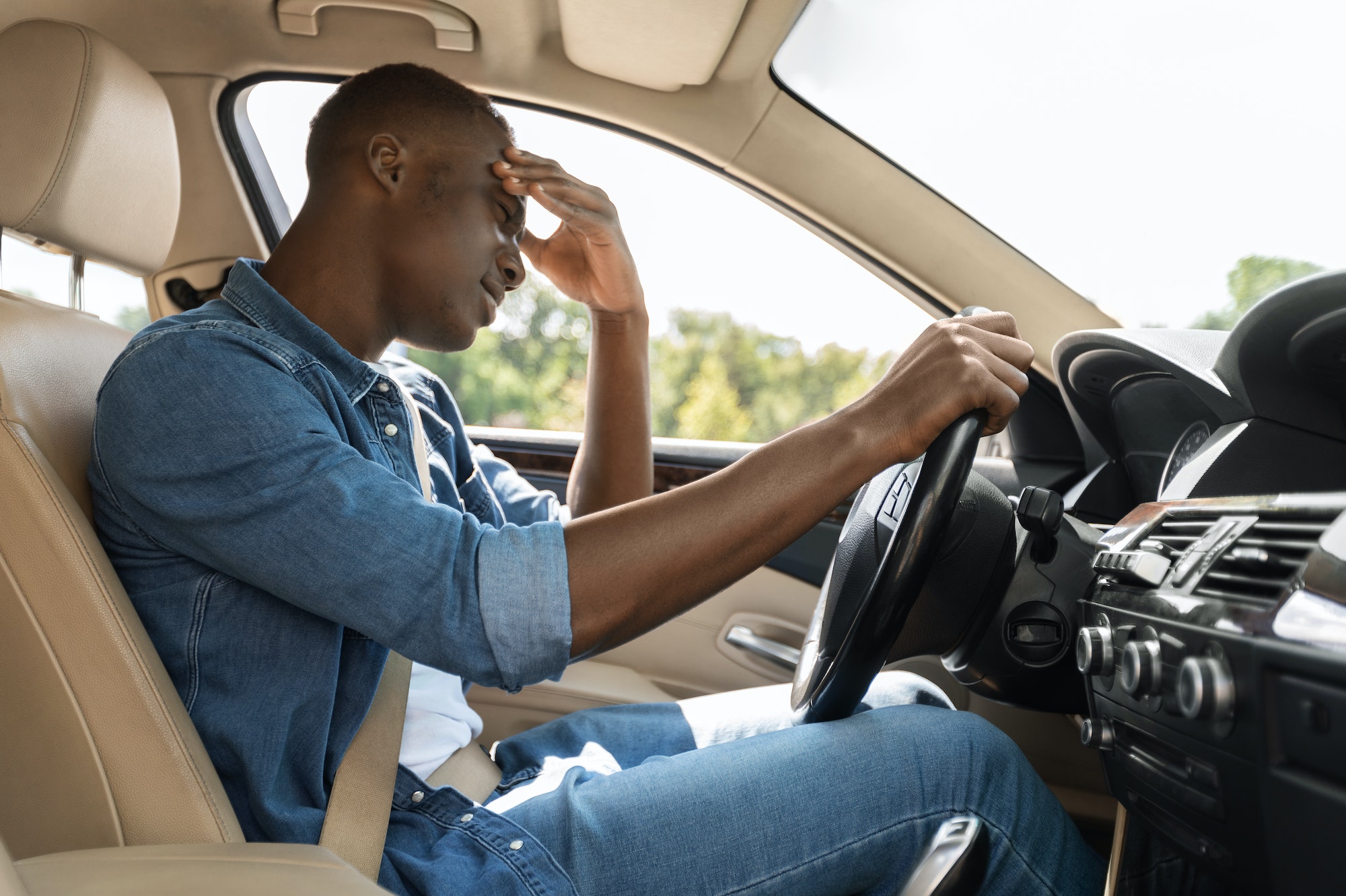 Cómo afectan el estrés, el tiempo y las prisas a la seguridad en la conducción
