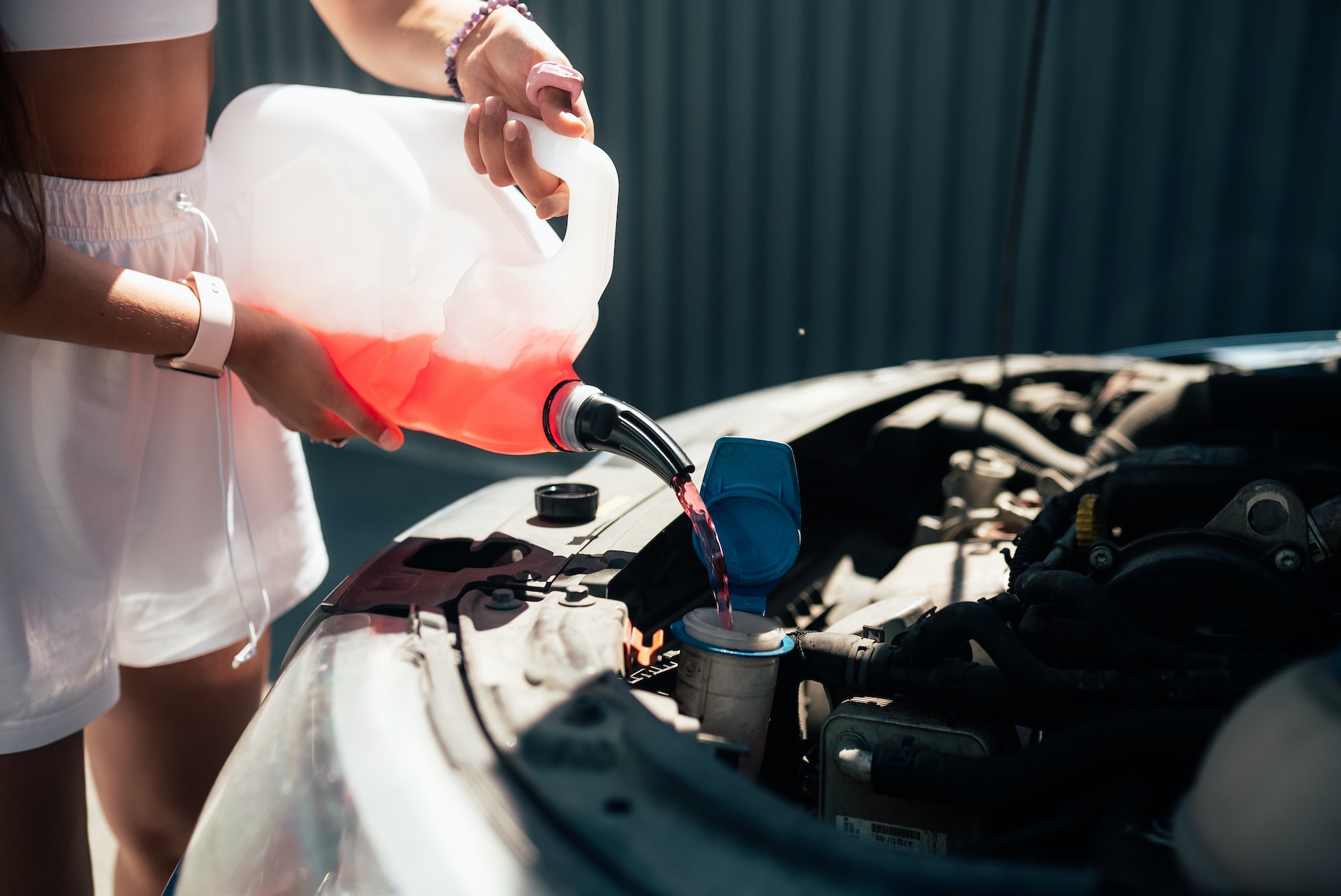 Cómo elegir y cambiar el líquido del radiador del coche
