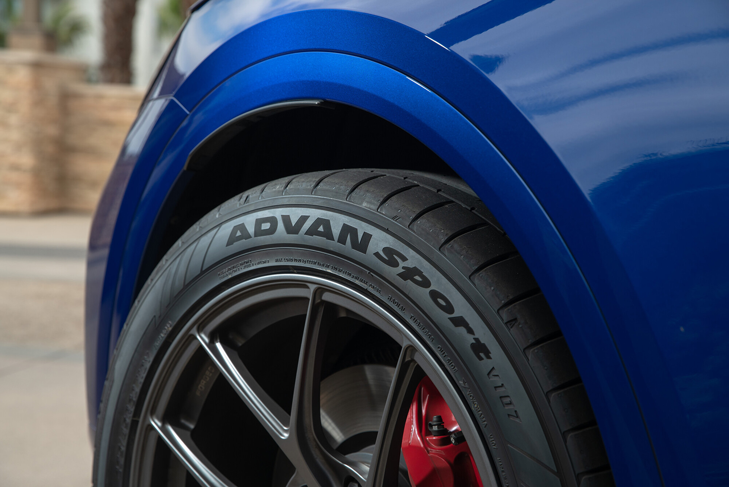 El Yokohama Advan Sport V107