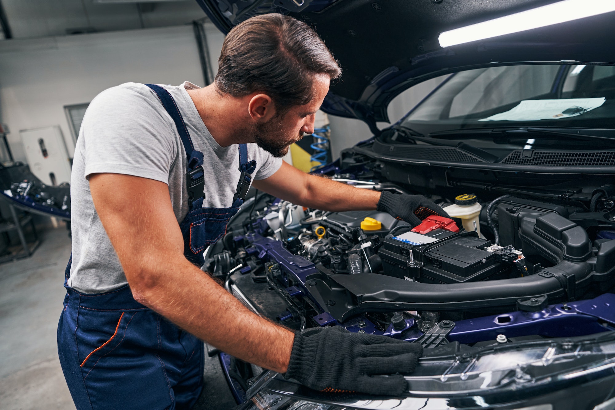 La batería descargada es la principal causa de averías de coche en 2022