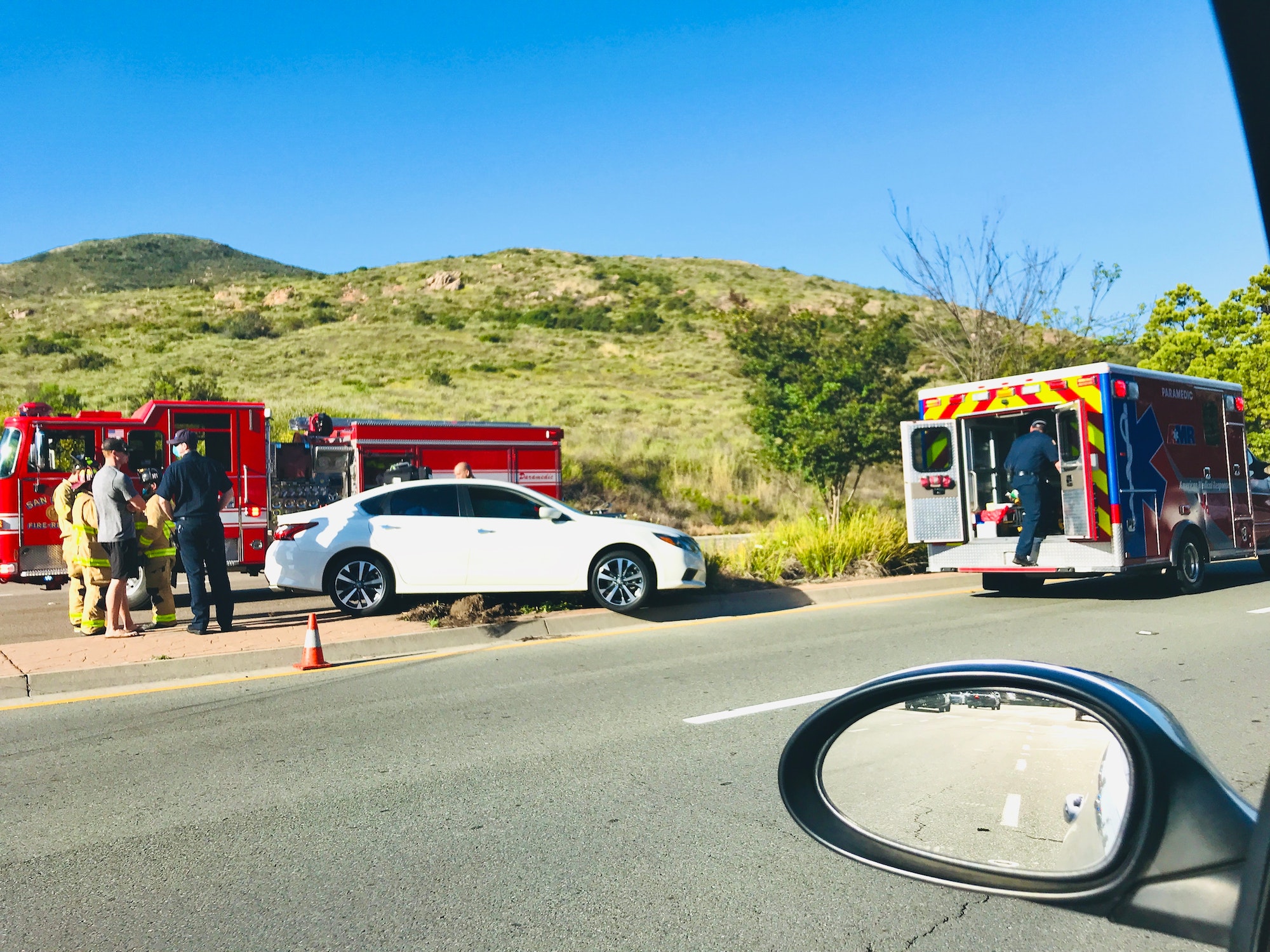 Por qué los automovilistas se detienen para ver los accidentes de tráfico