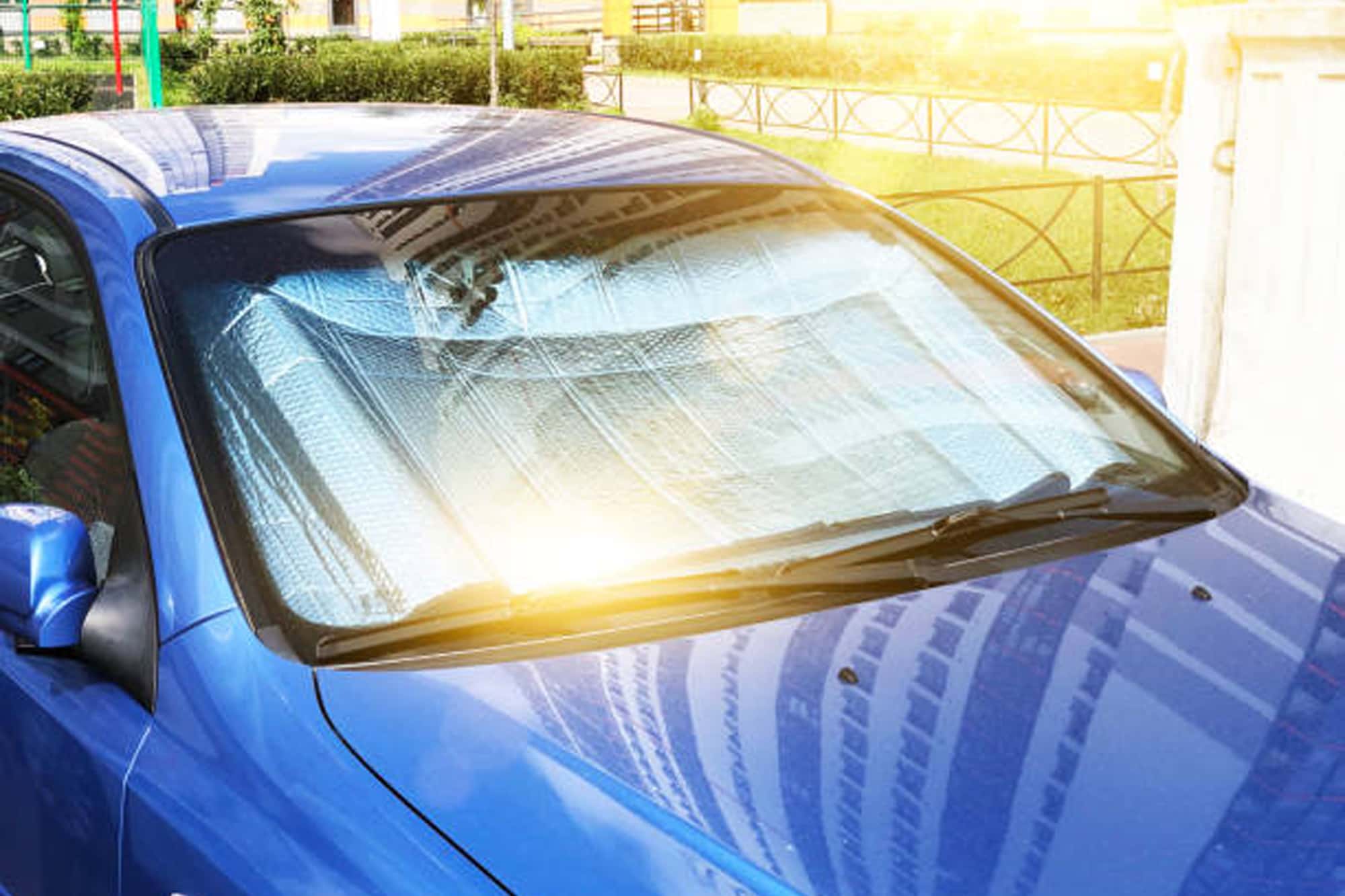 La importancia del parasol de coche en verano