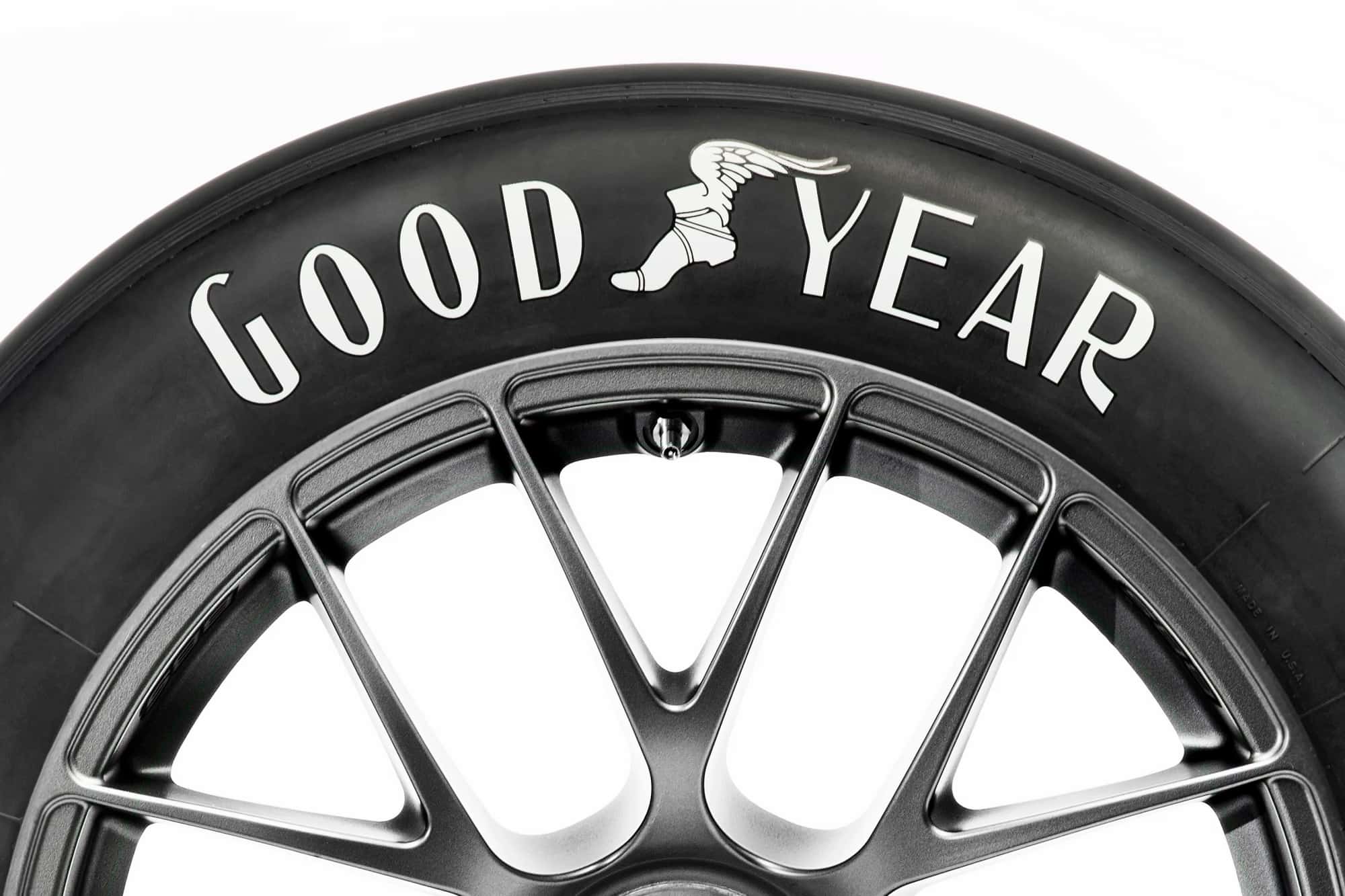 Vuelve el antiguo logo de Goodyear en los neumáticos de carreras NASCAR