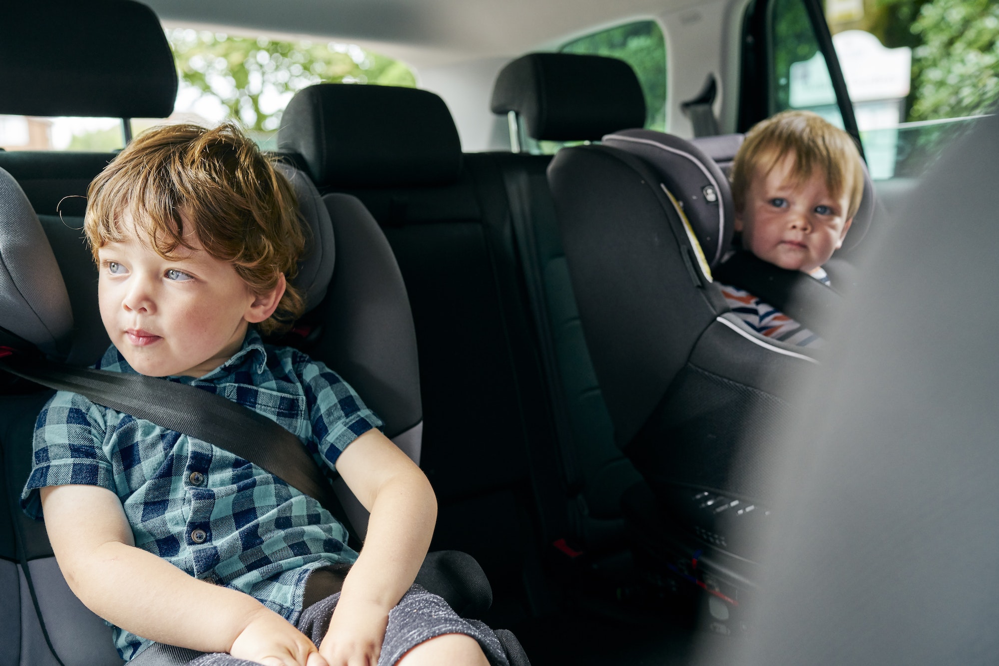 Cinturones de seguridad y sillas infantiles para coches