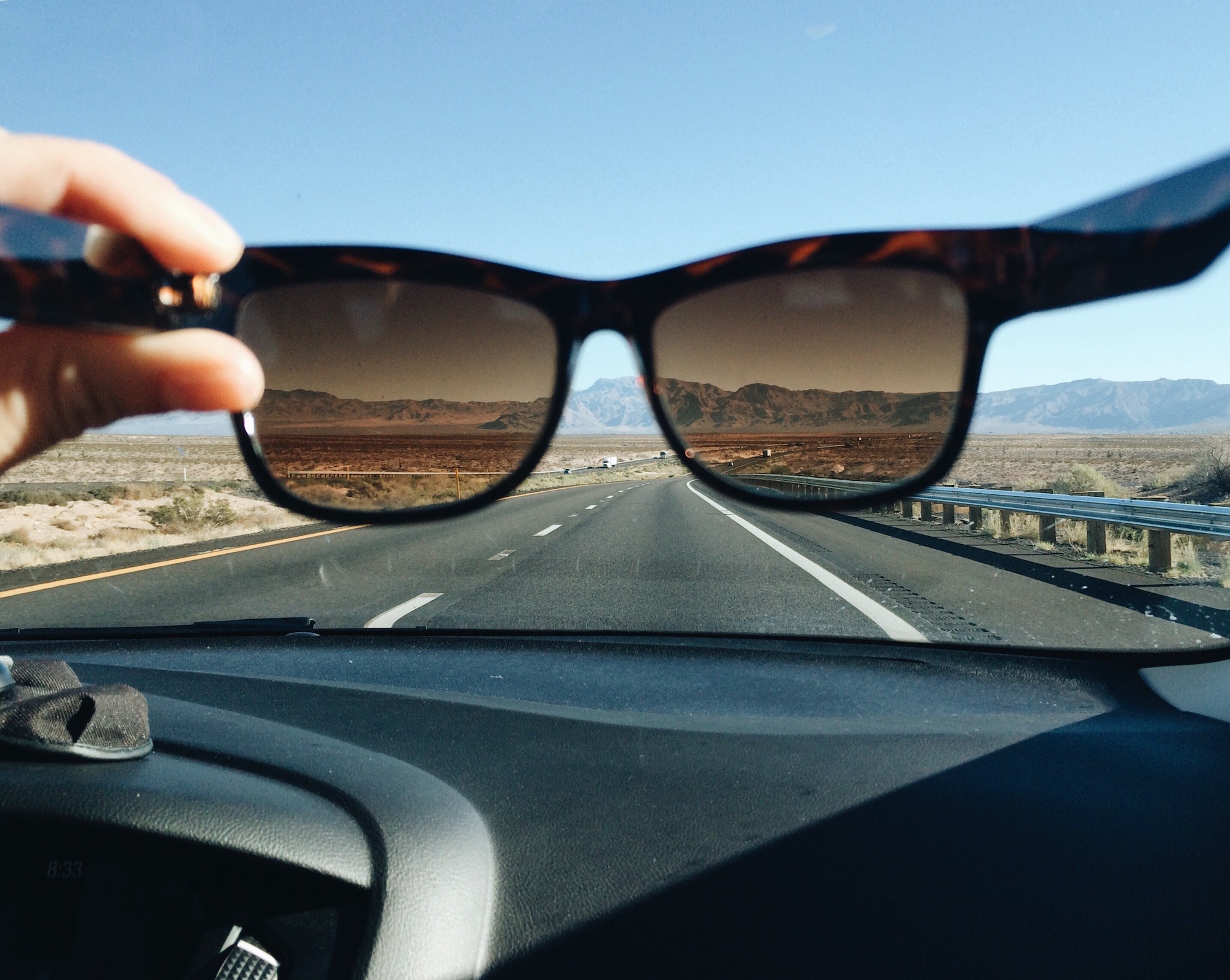Es obligatorio llevar gafas de repuesto en el coche