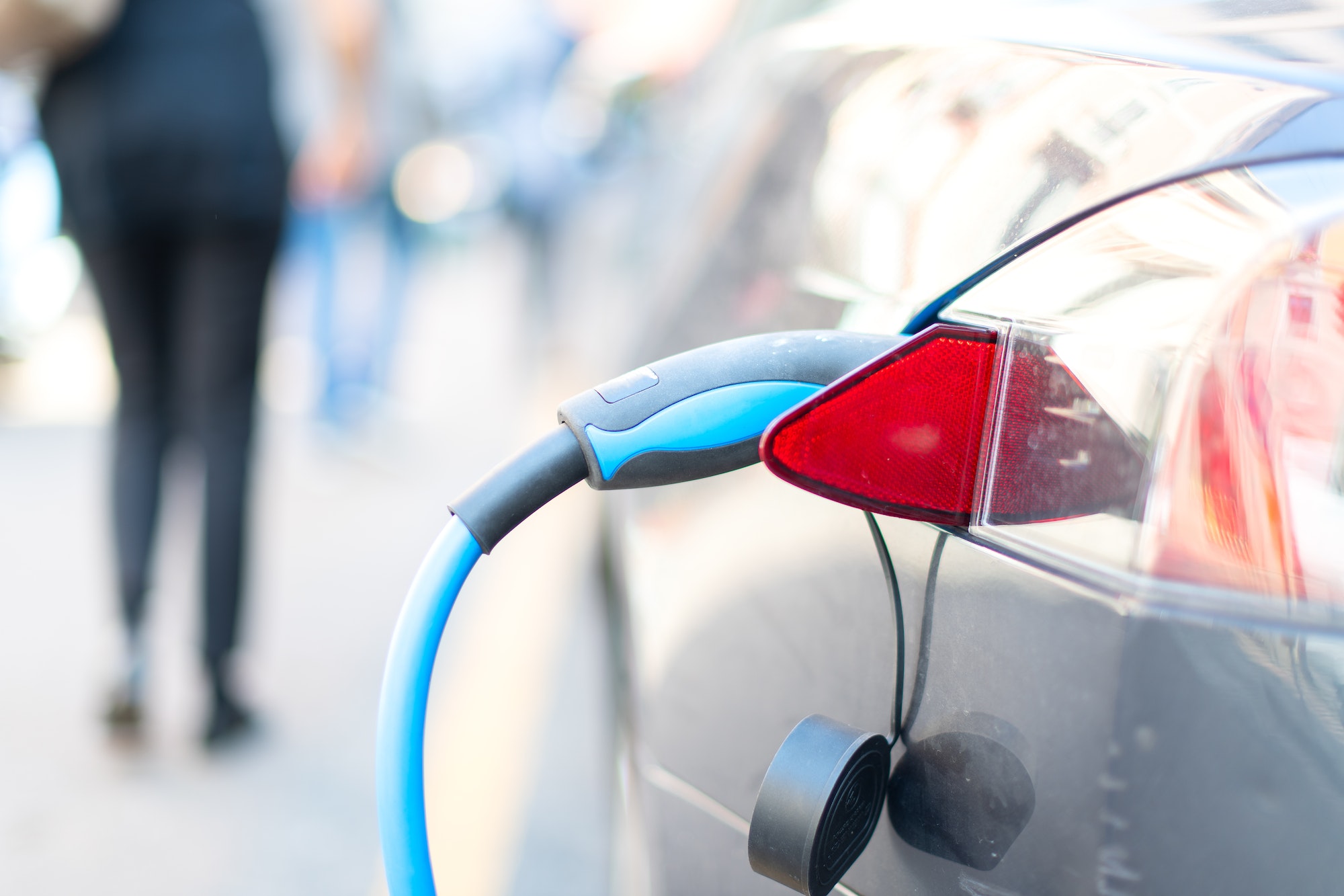Cuánto tarda en cargar un coche eléctrico