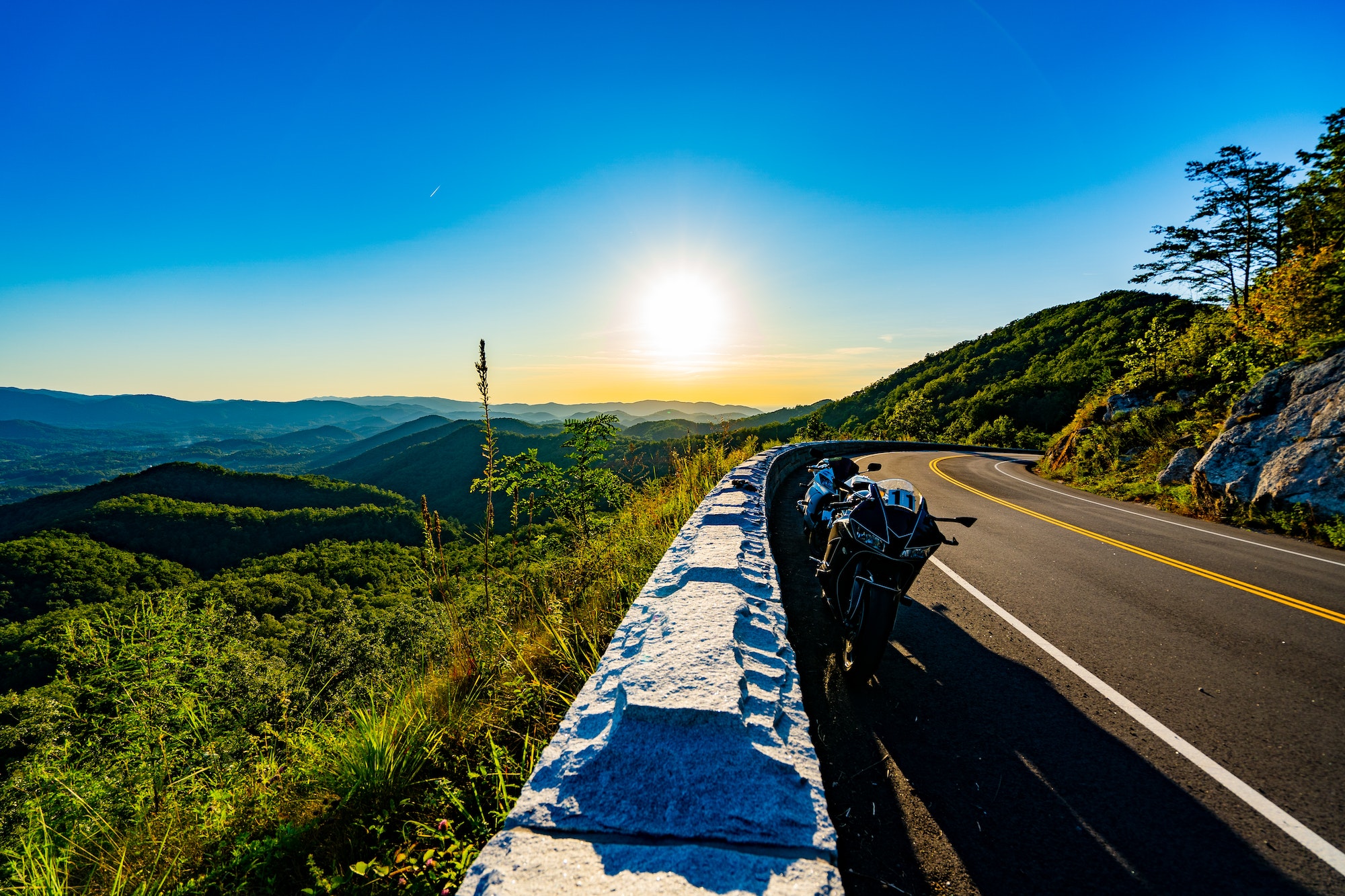 afrontar mejor las curvas de montaña en moto