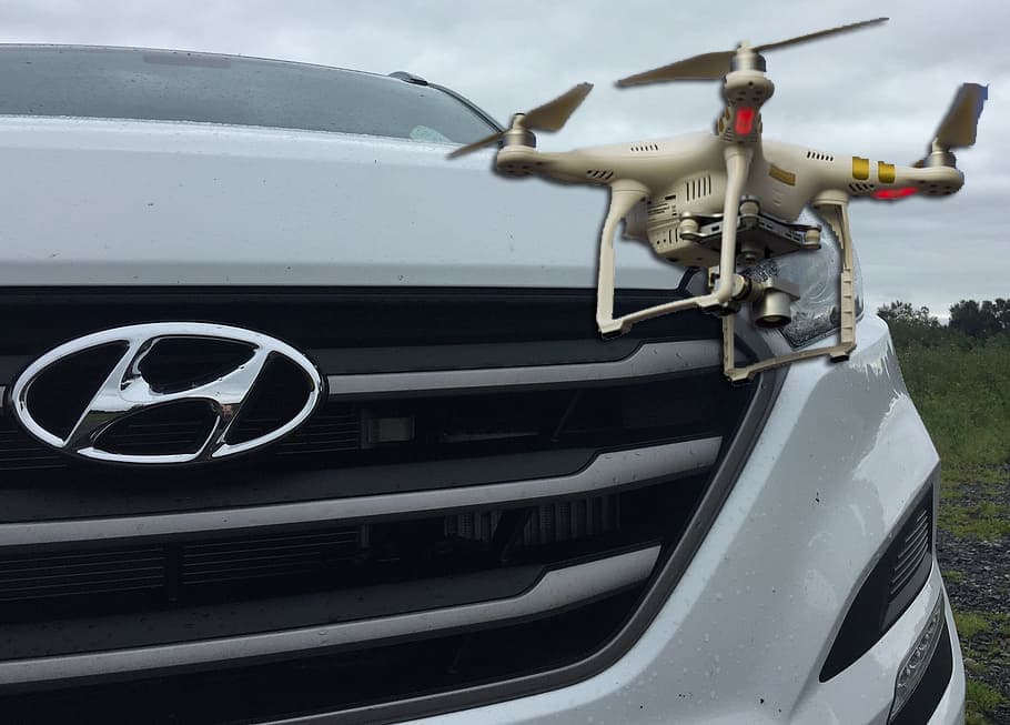 La loca idea del automóvil volador de Hyundai con un dron desmontable