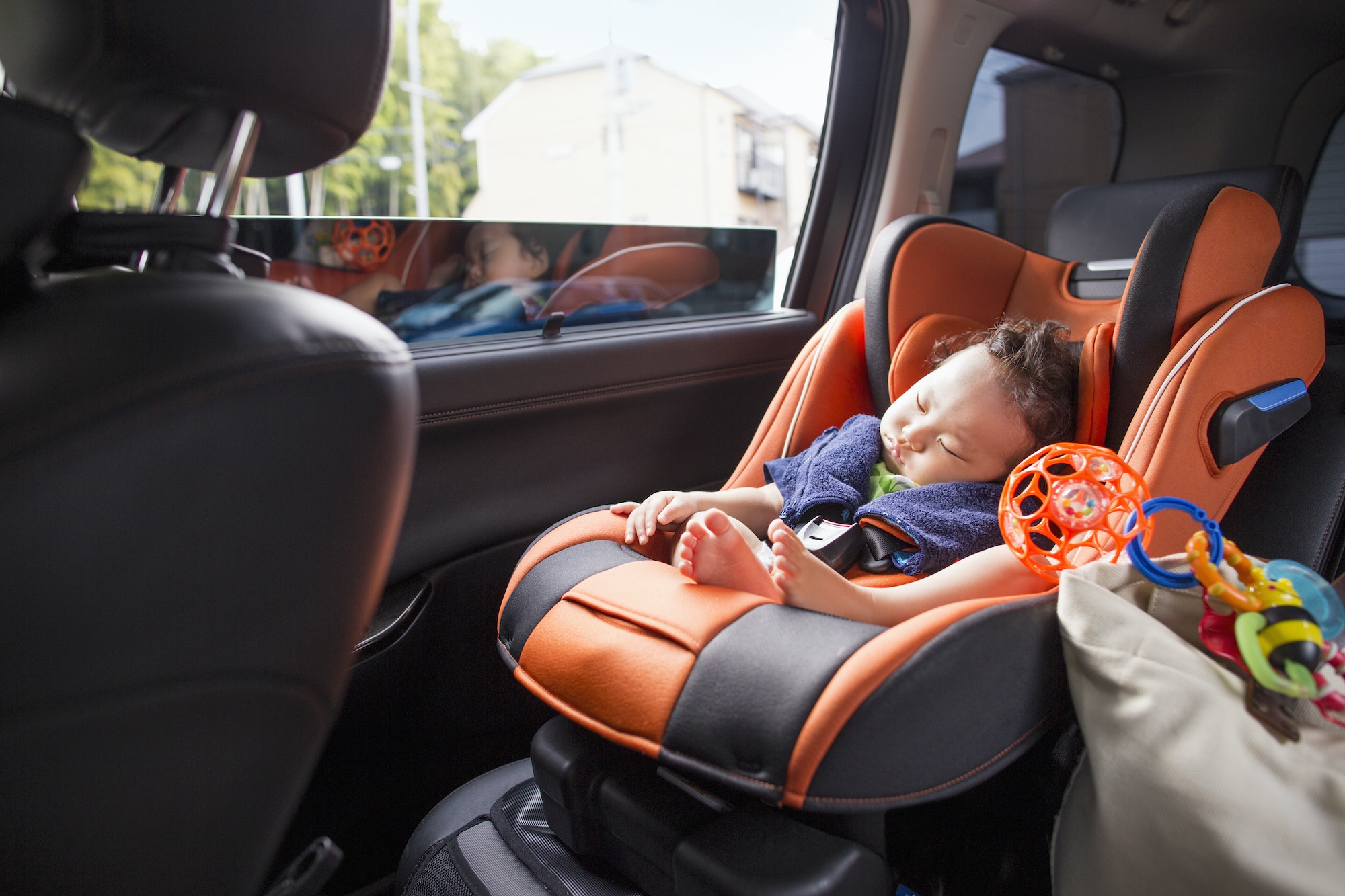 Esquís, ¿cómo llevarlos en el coche?