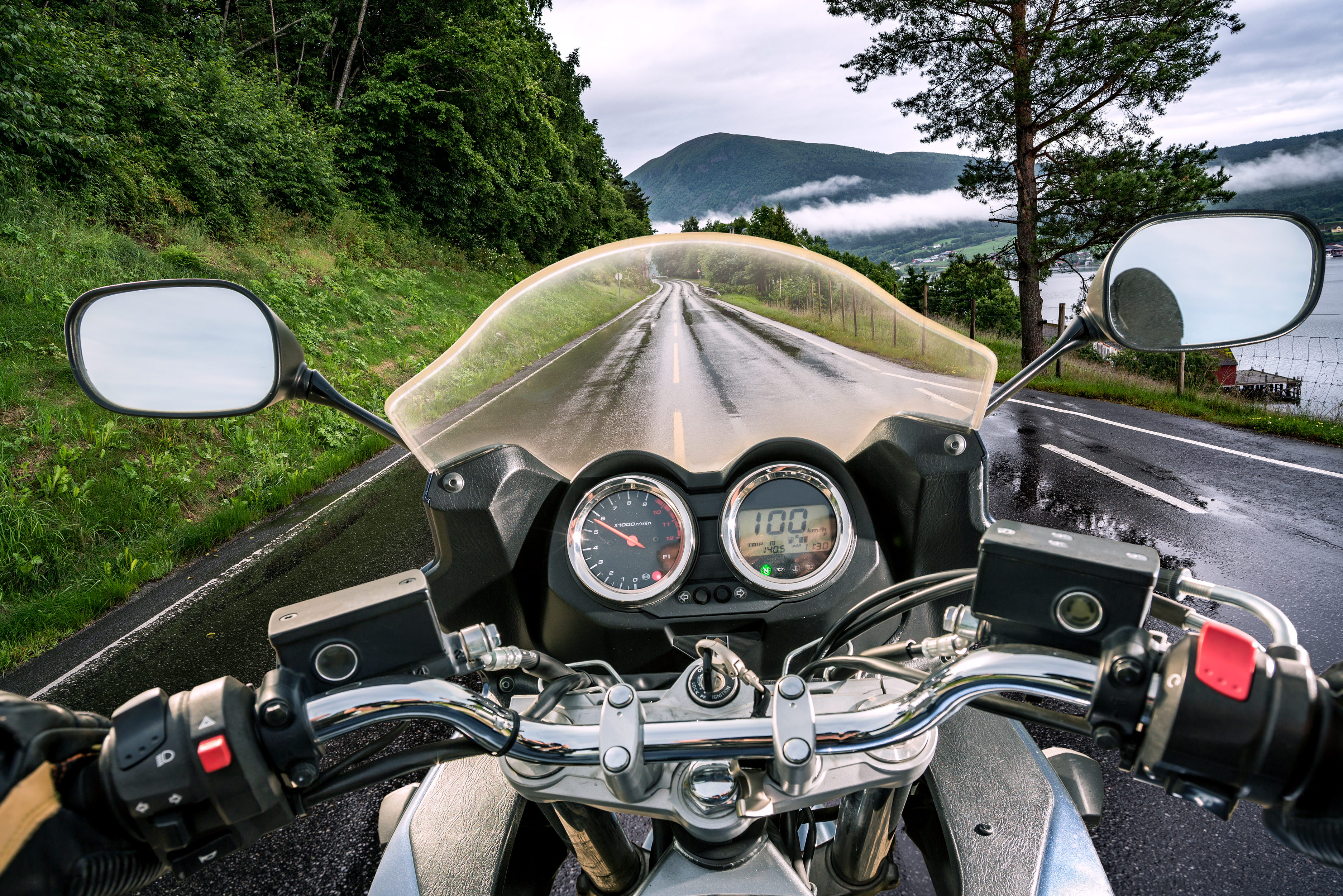 conducir moto con lluvia